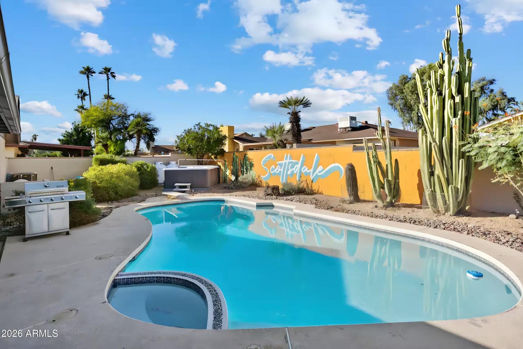 Photo of 6260 E Winchcomb Drive, Scottsdale, AZ 85254 (MLS # 7094848)