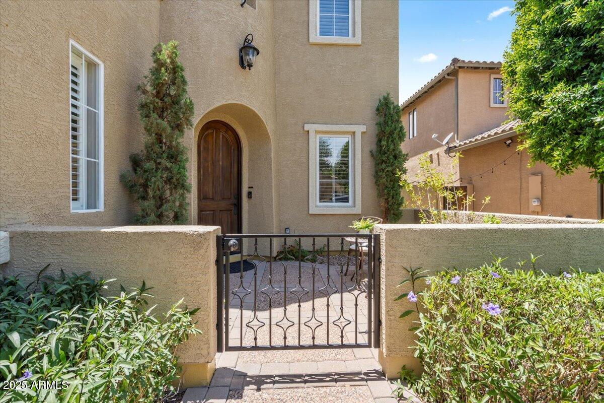 42 S Nevada Way