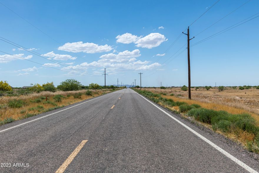 Flat Buildable property just feet north of Paved Hanna Road, with electricity on Hanna Road.  Close proximity to Interstate 10 and Interstate 8.
With massive growth expected from Lucid Motors, Nokia, and everything else going on in Casa Grande, this would be just far enough away to escape and enjoy the peace and quiet!  Seller may carry with right offer!  Site built or manufactured ok!