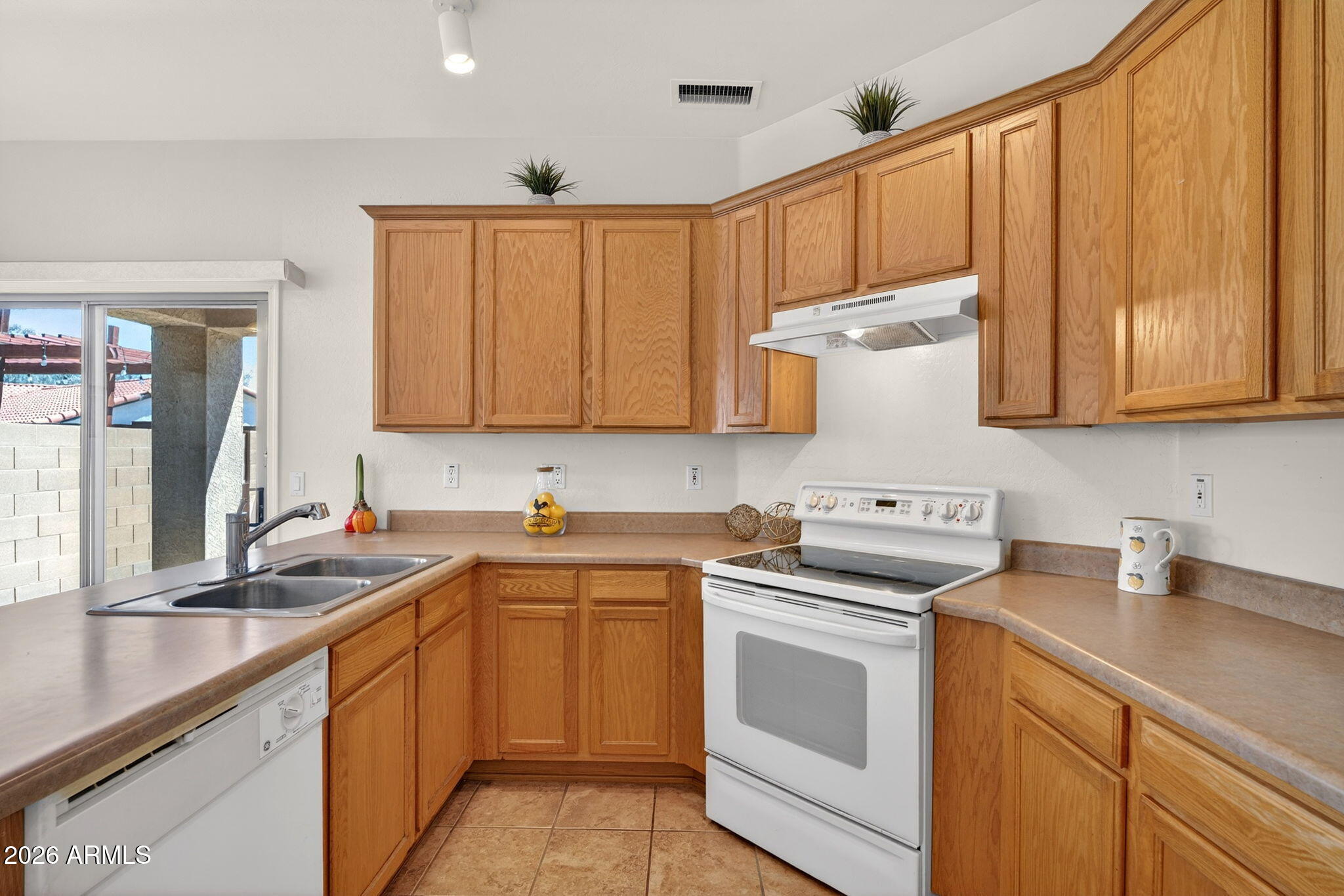 44 S GREENFIELD Road 9