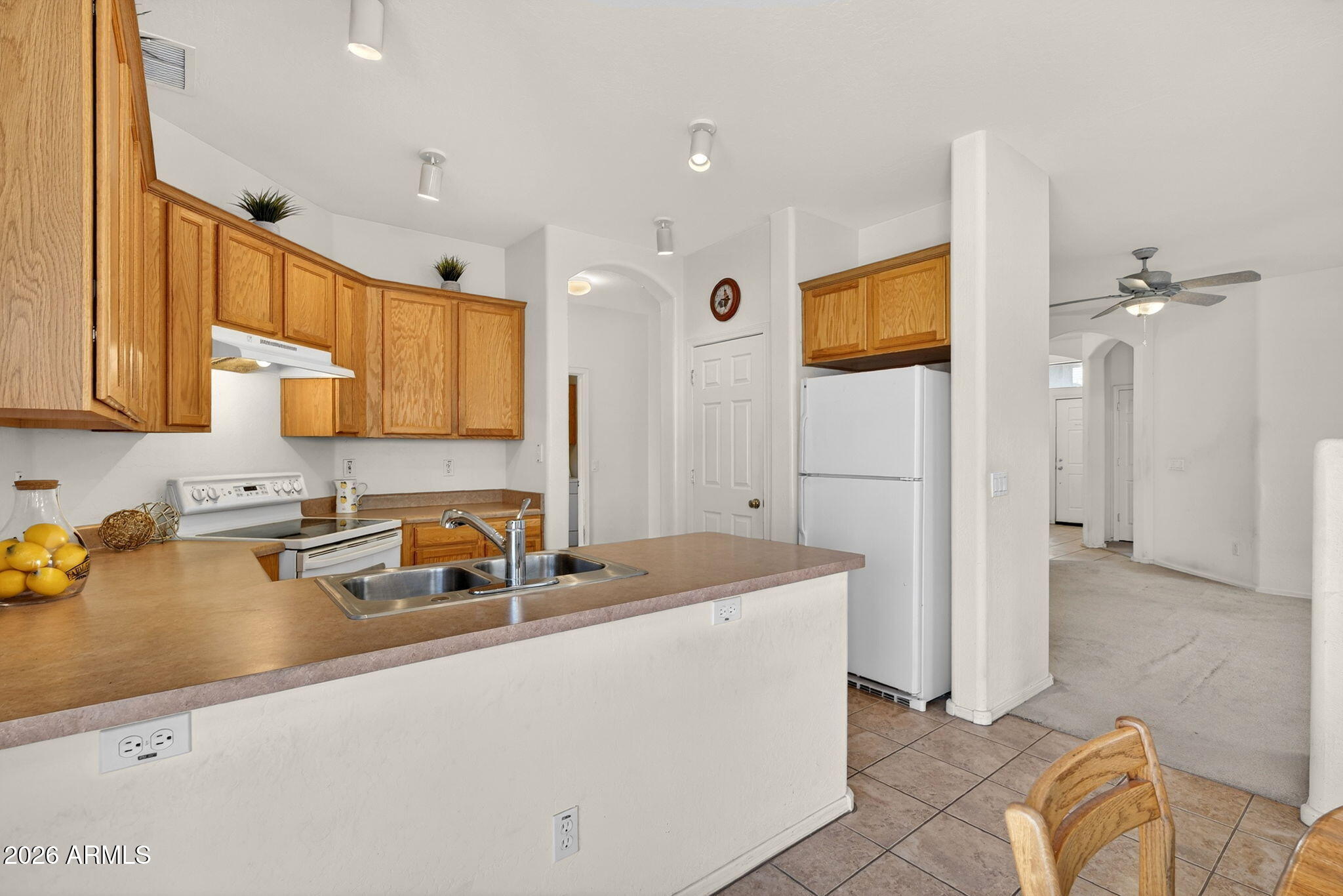 44 S GREENFIELD Road 9