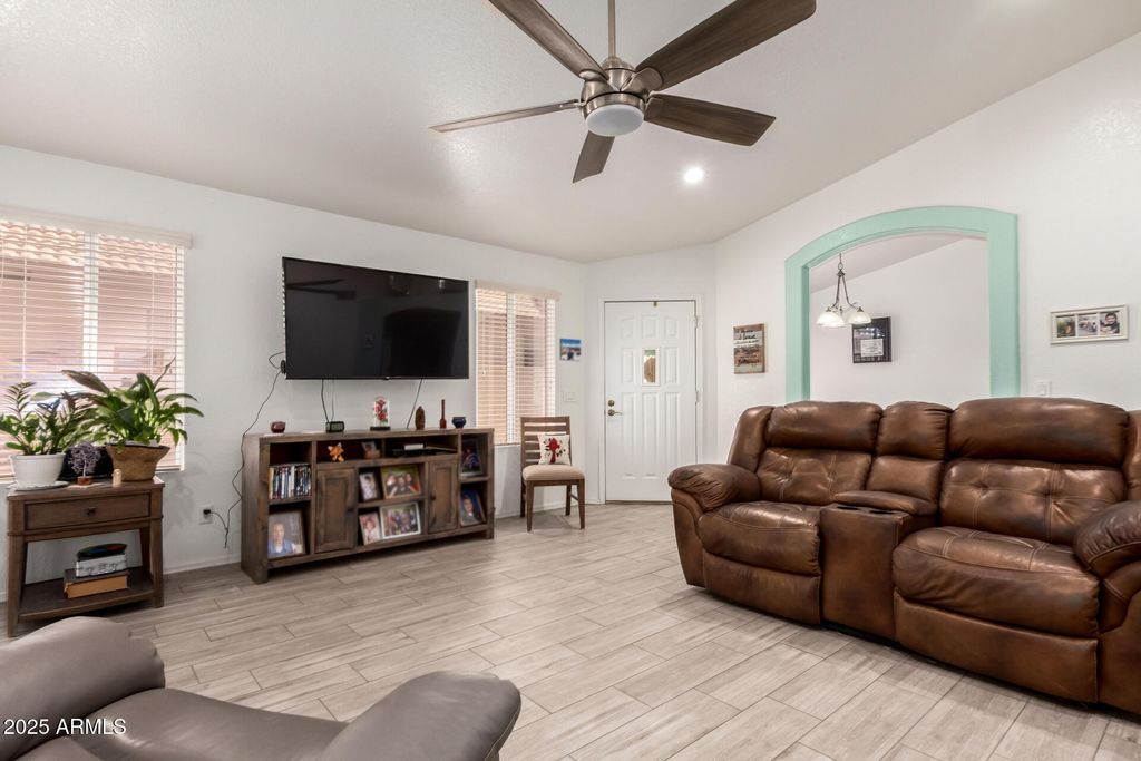 Photo of 10630 W Mohawk Lane, Peoria, AZ 85382 (MLS # 6926596)