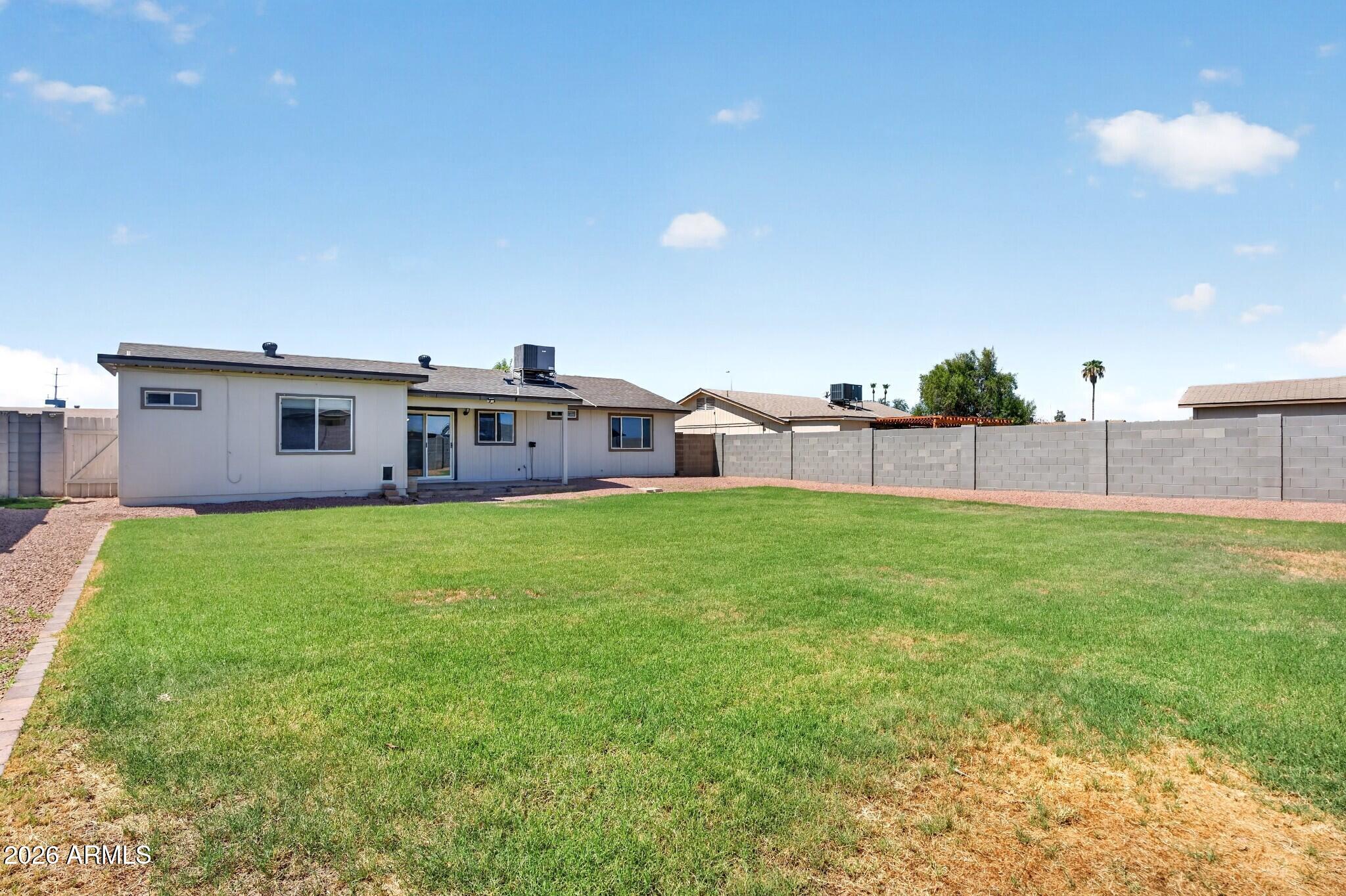 5709 S ROBERTS Road