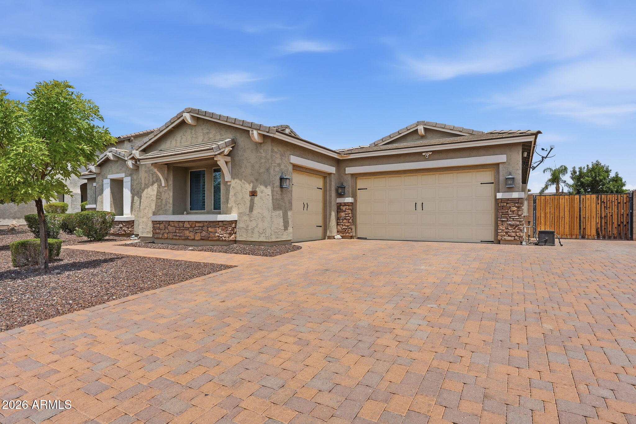 9358 W FOOTHILL Drive