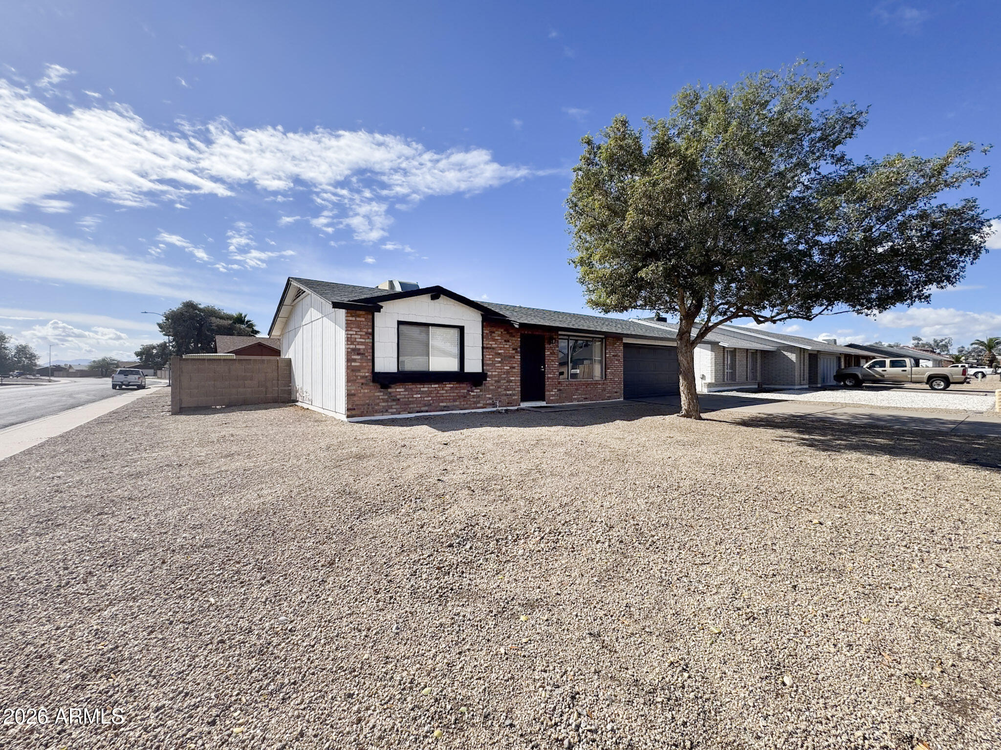 10421 W PUGET Avenue