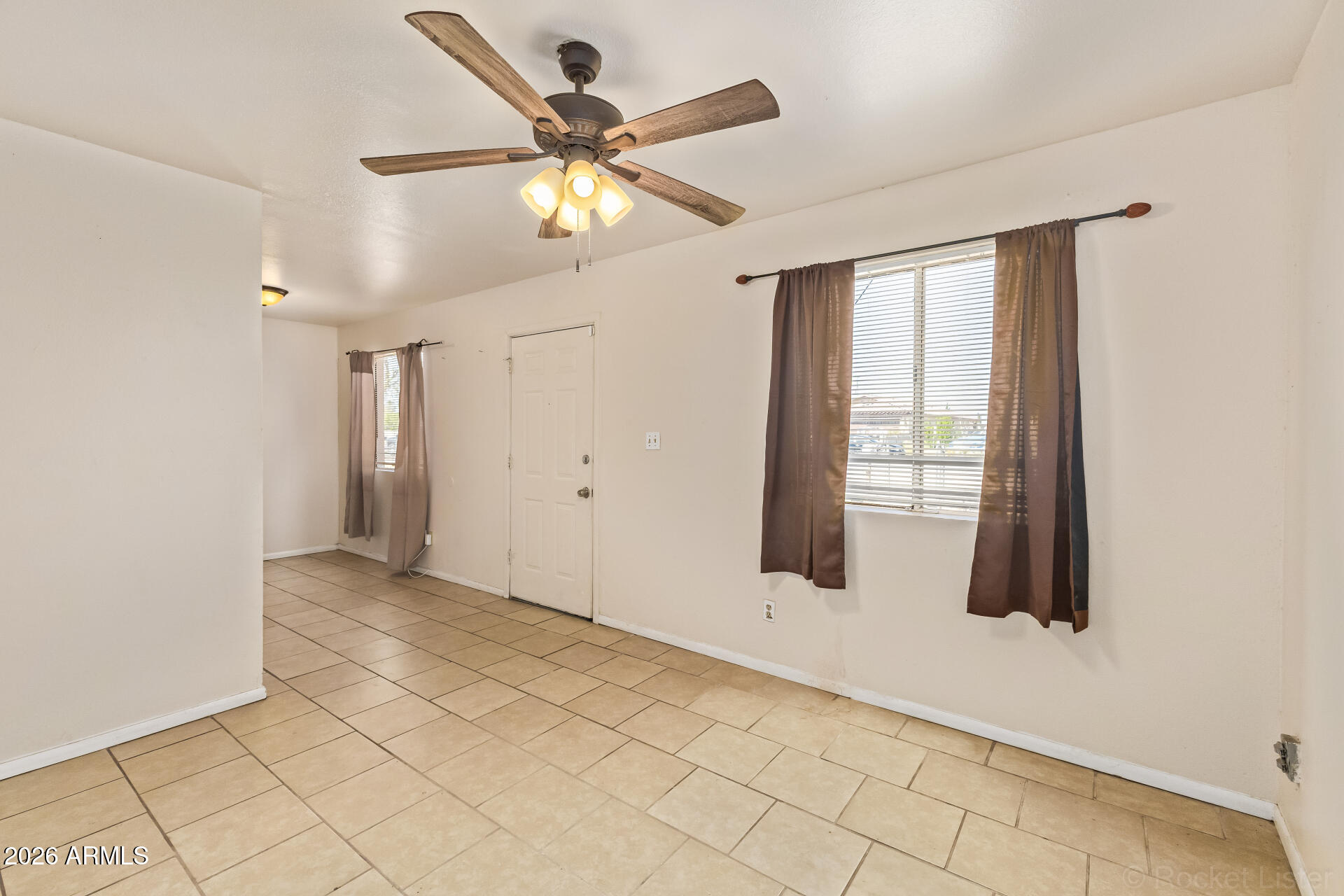 357 E CONGRESS Avenue