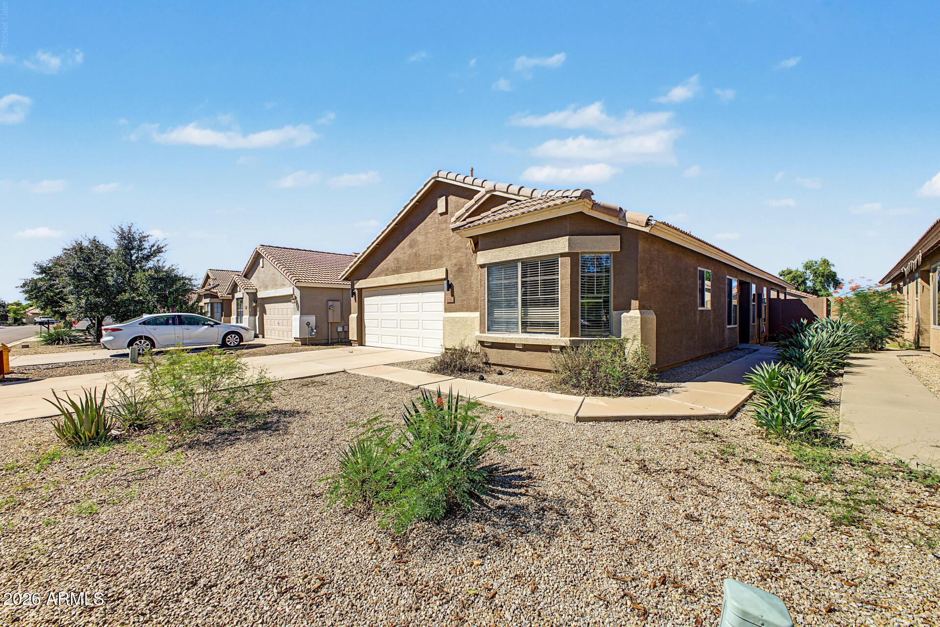 1330 E VERNOA Street