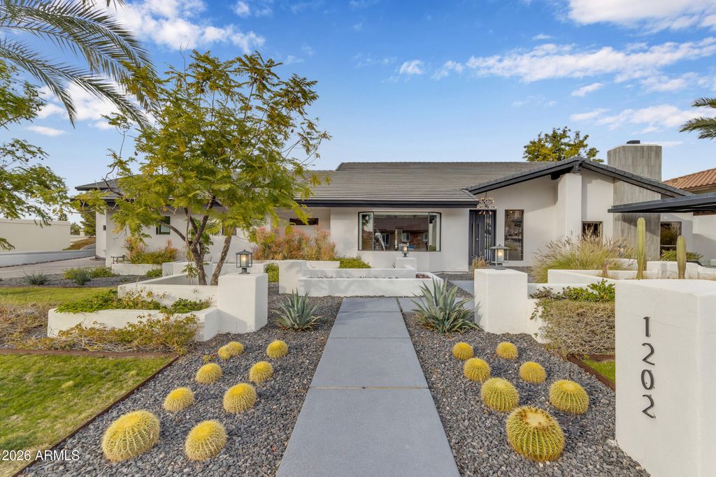 Photo of 1202 W Dahlia Drive, Phoenix, AZ 85029 (MLS # 6973880)