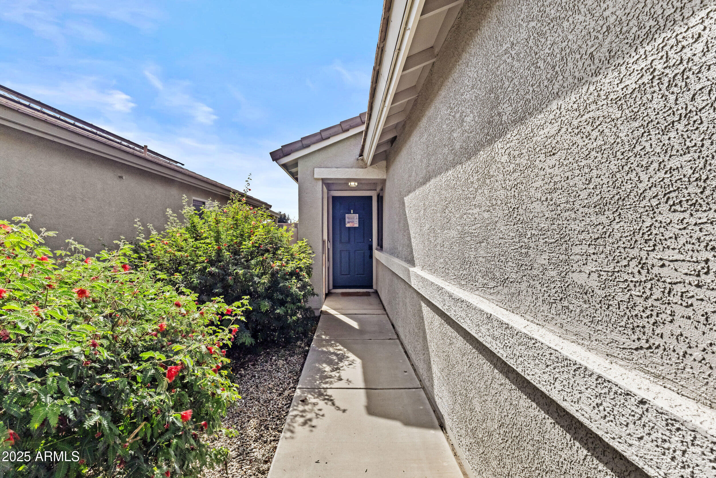 1823 W DESERT SEASONS Drive