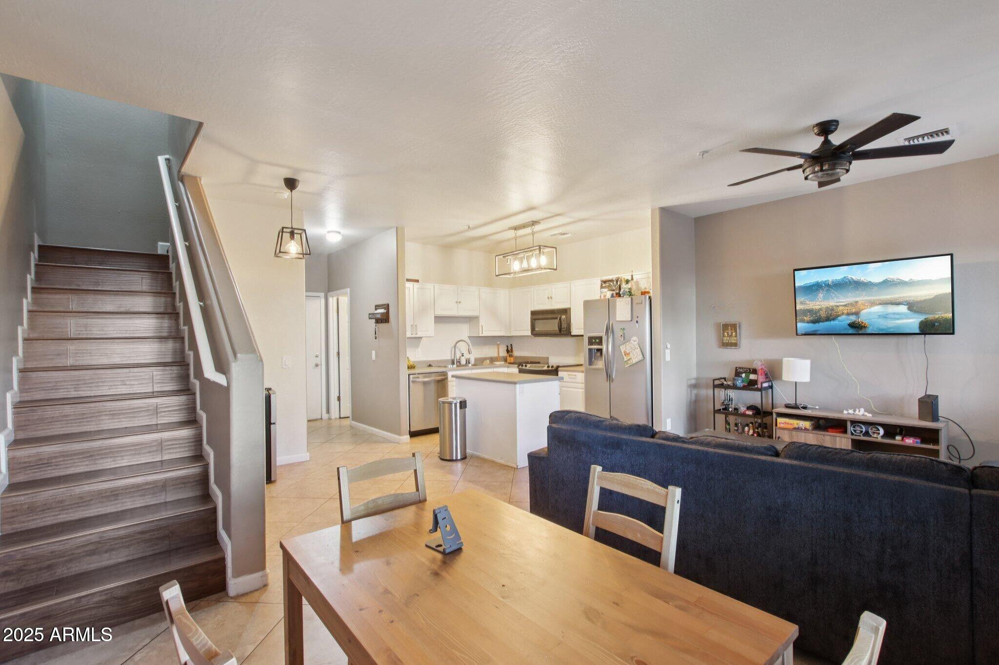 1718 W COLTER Street 118