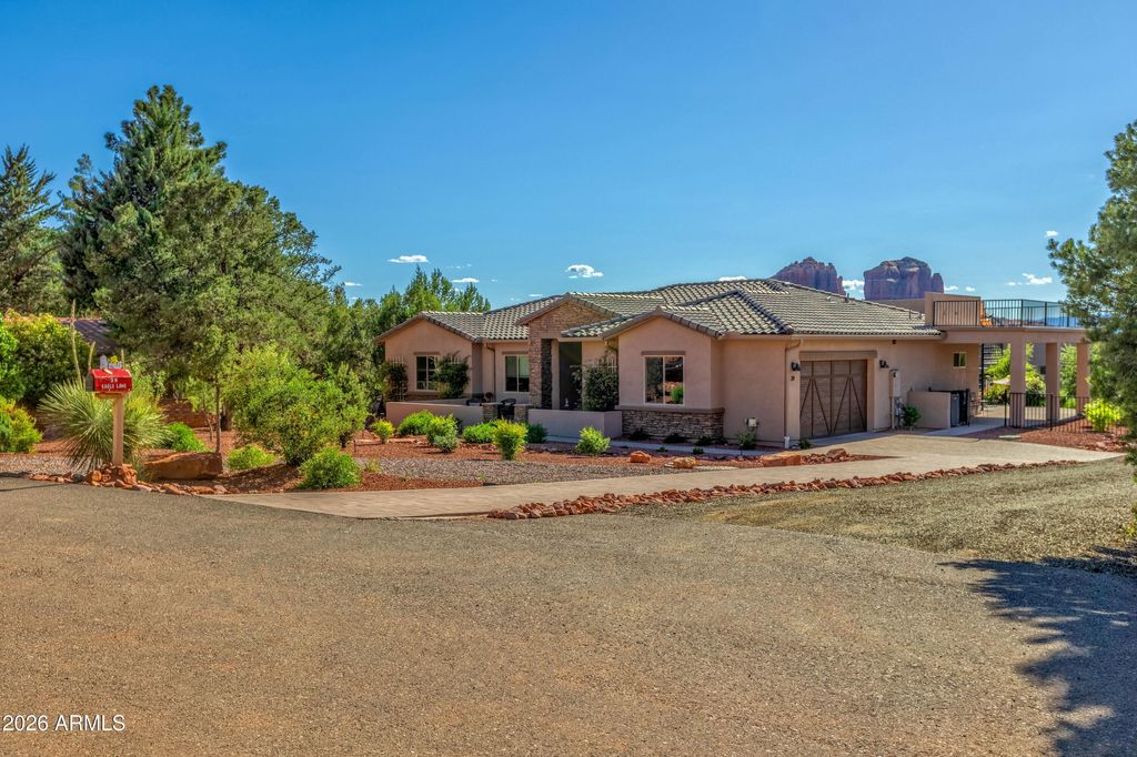 Photo of 39 Eagle Lane, Sedona, AZ 86336 (MLS # 6977815)