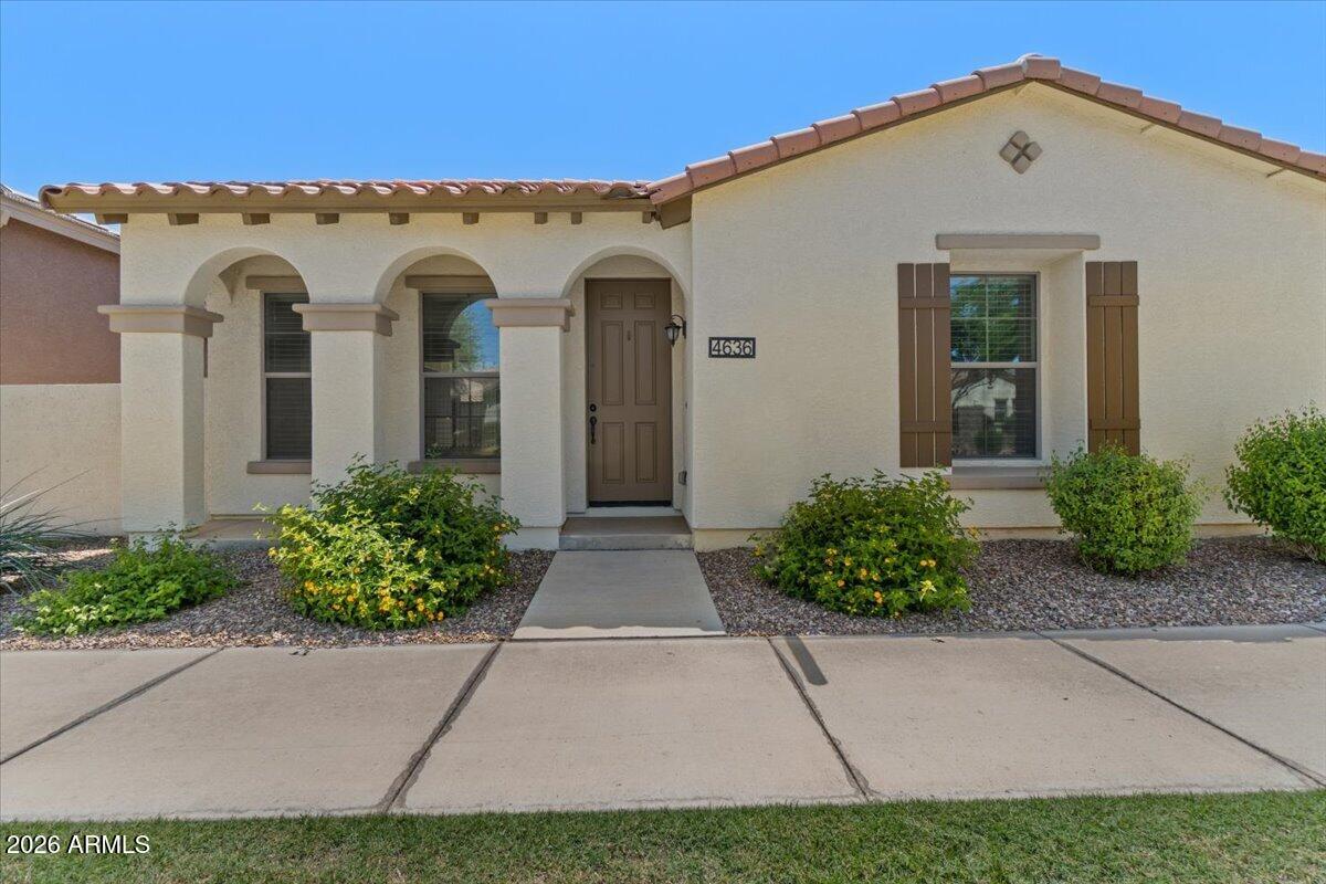 4636 E MAPLEWOOD Street