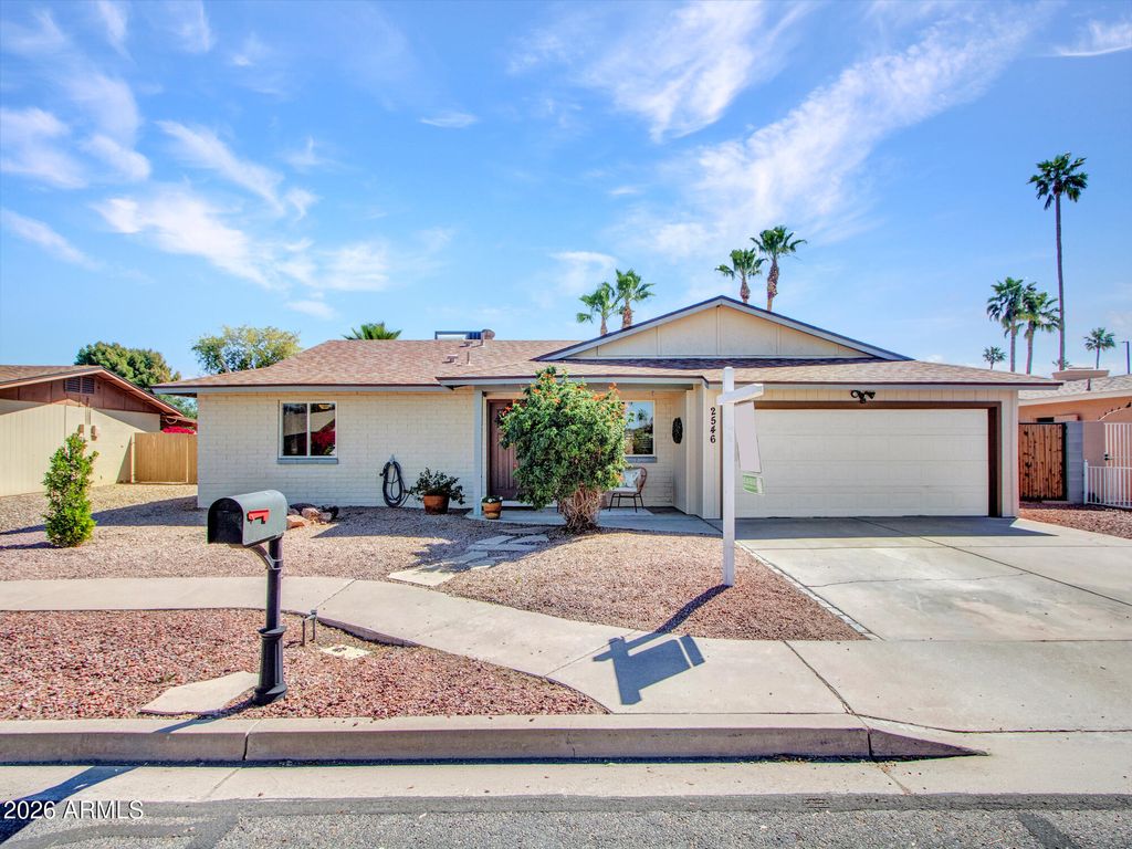 Photo of 2546 W Jacinto Circle, Mesa, AZ 85202 (MLS # 6998005)