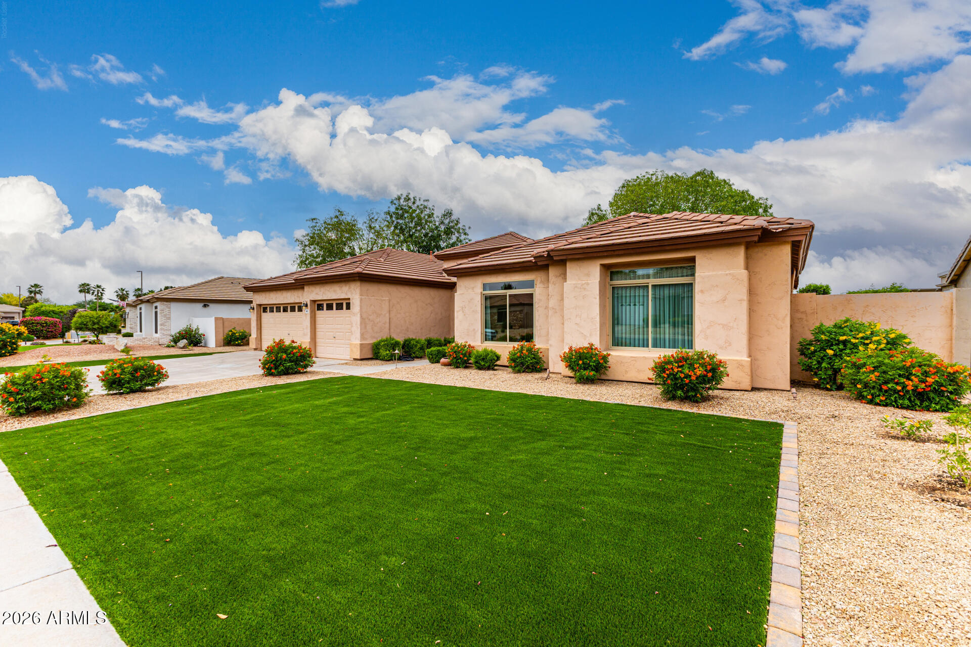 648 S ROANOKE Street