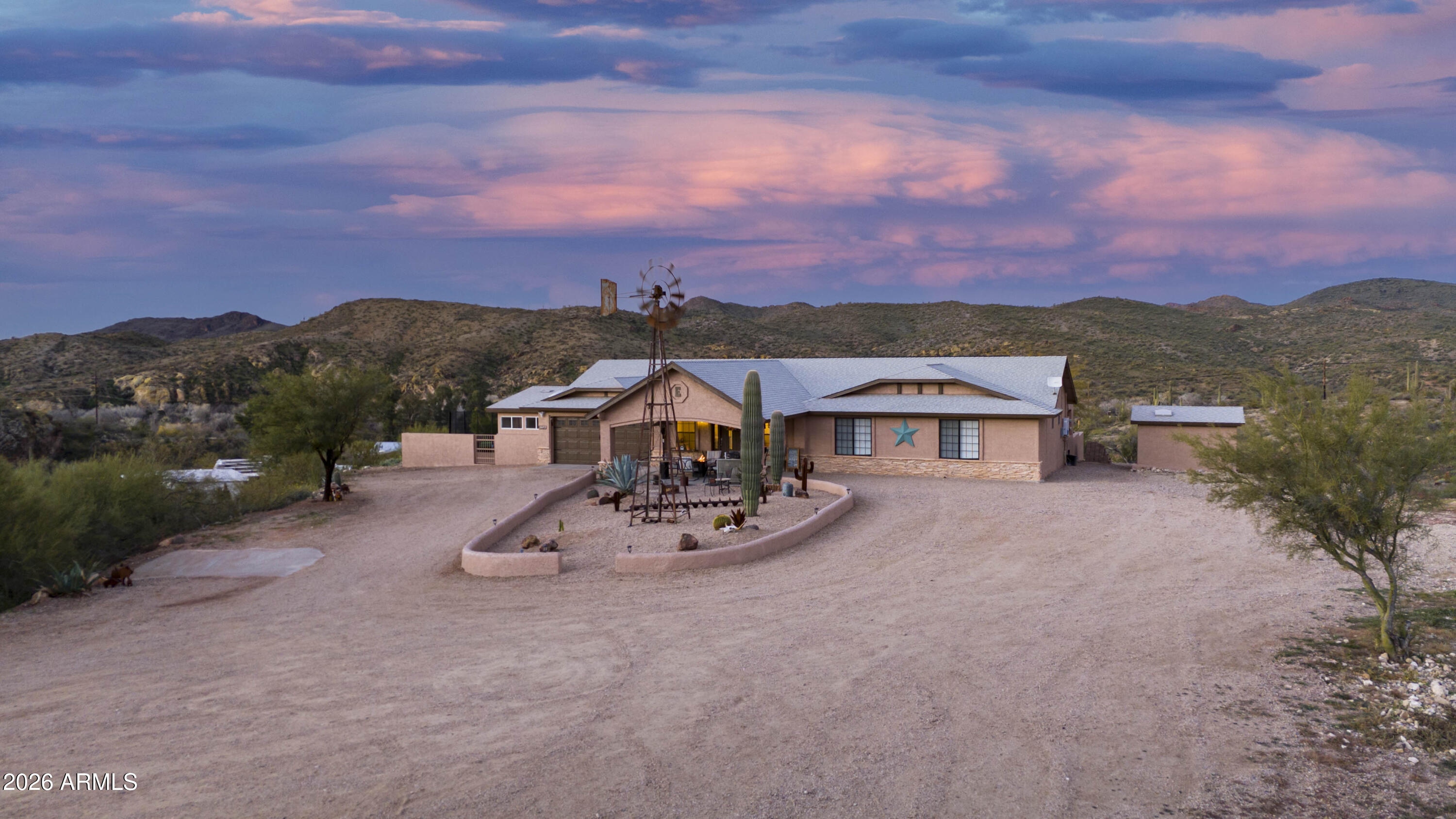 Homes for Sale in Queen Creek Arizona 1 28432 W HIGHWAY 60 --