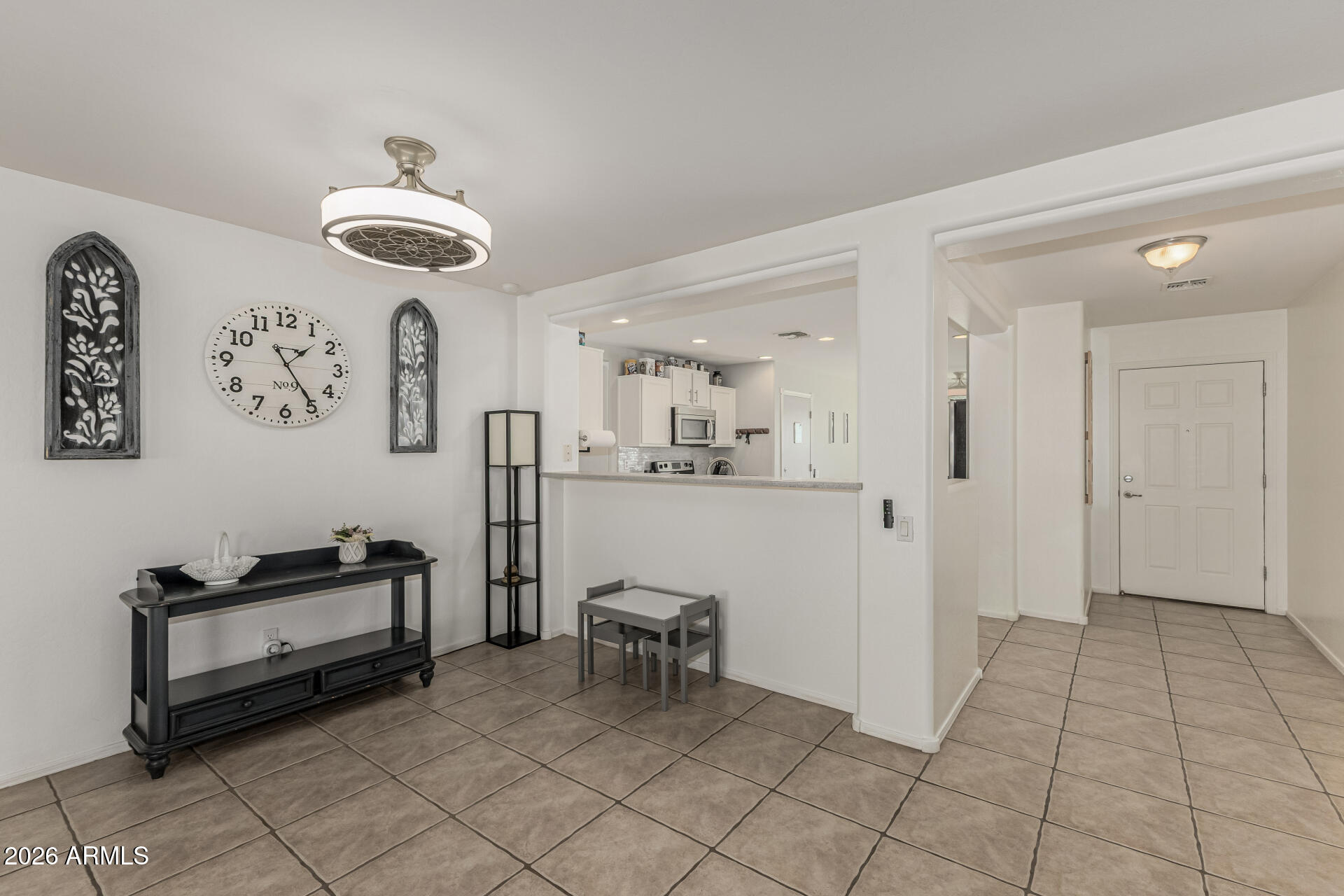 1682 E CHRISTOPHER Street