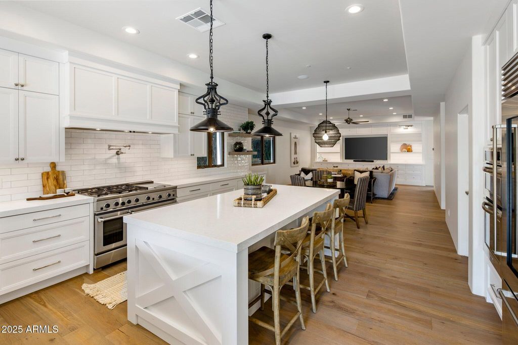 Photo of 8405 E Vista Del Lago, Scottsdale, AZ 85255 (MLS # 6894462)