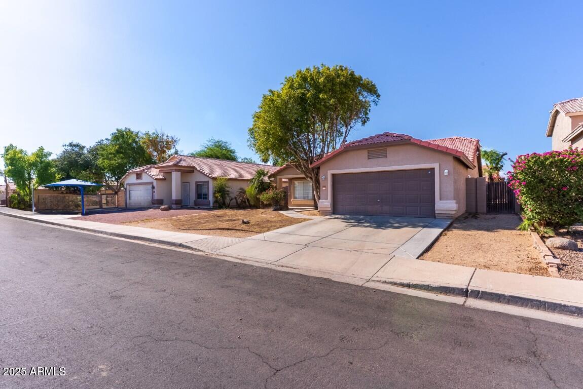 11592 W HUBBELL Street