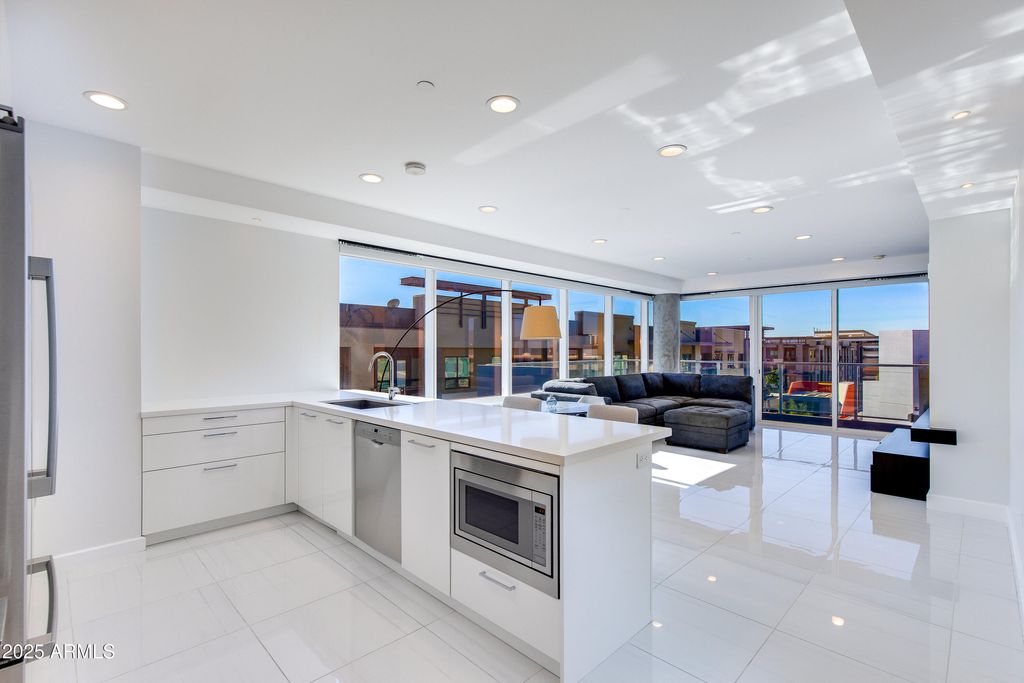 Photo of 4422 N 75th Street #6007, Scottsdale, AZ 85251 (MLS # 6942982)