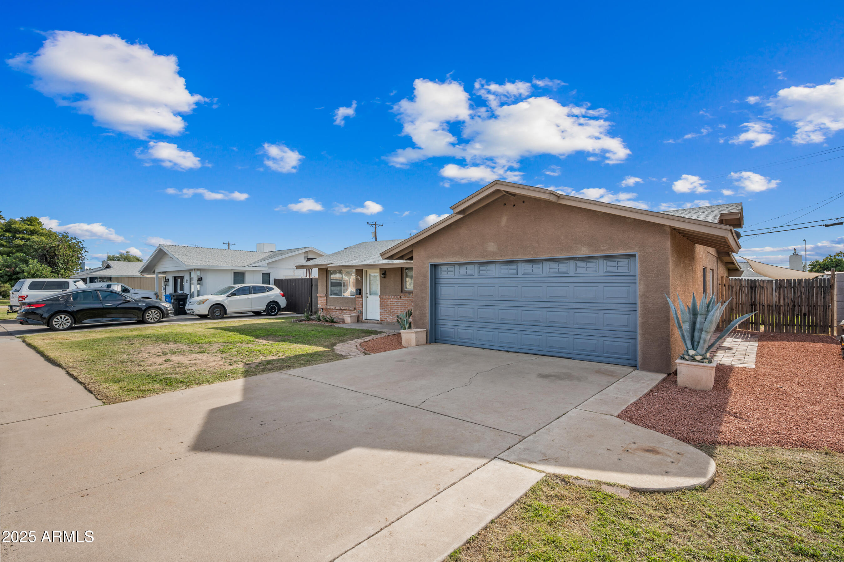 3823 W LAWRENCE Road