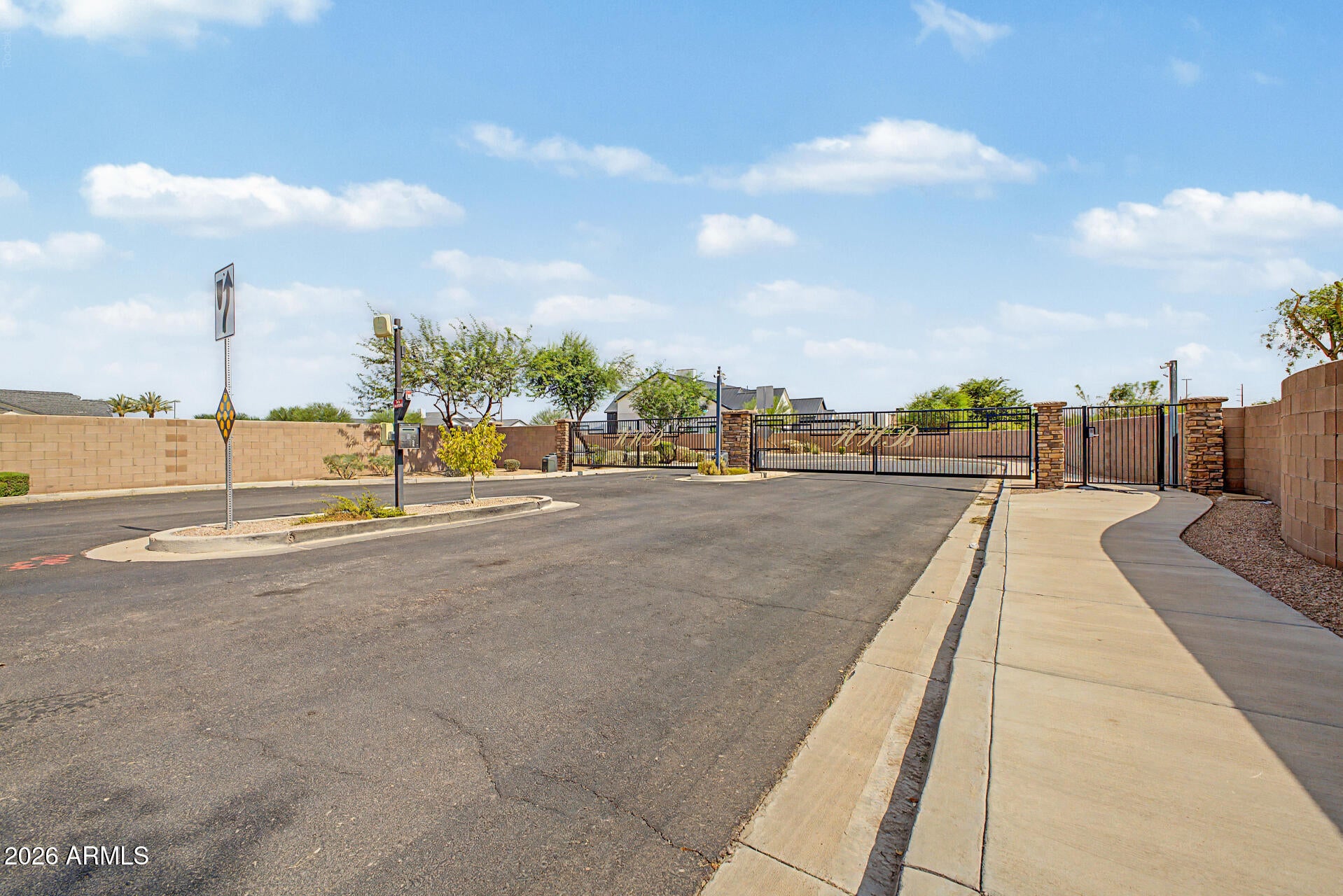 1698 E POWELL Way 5