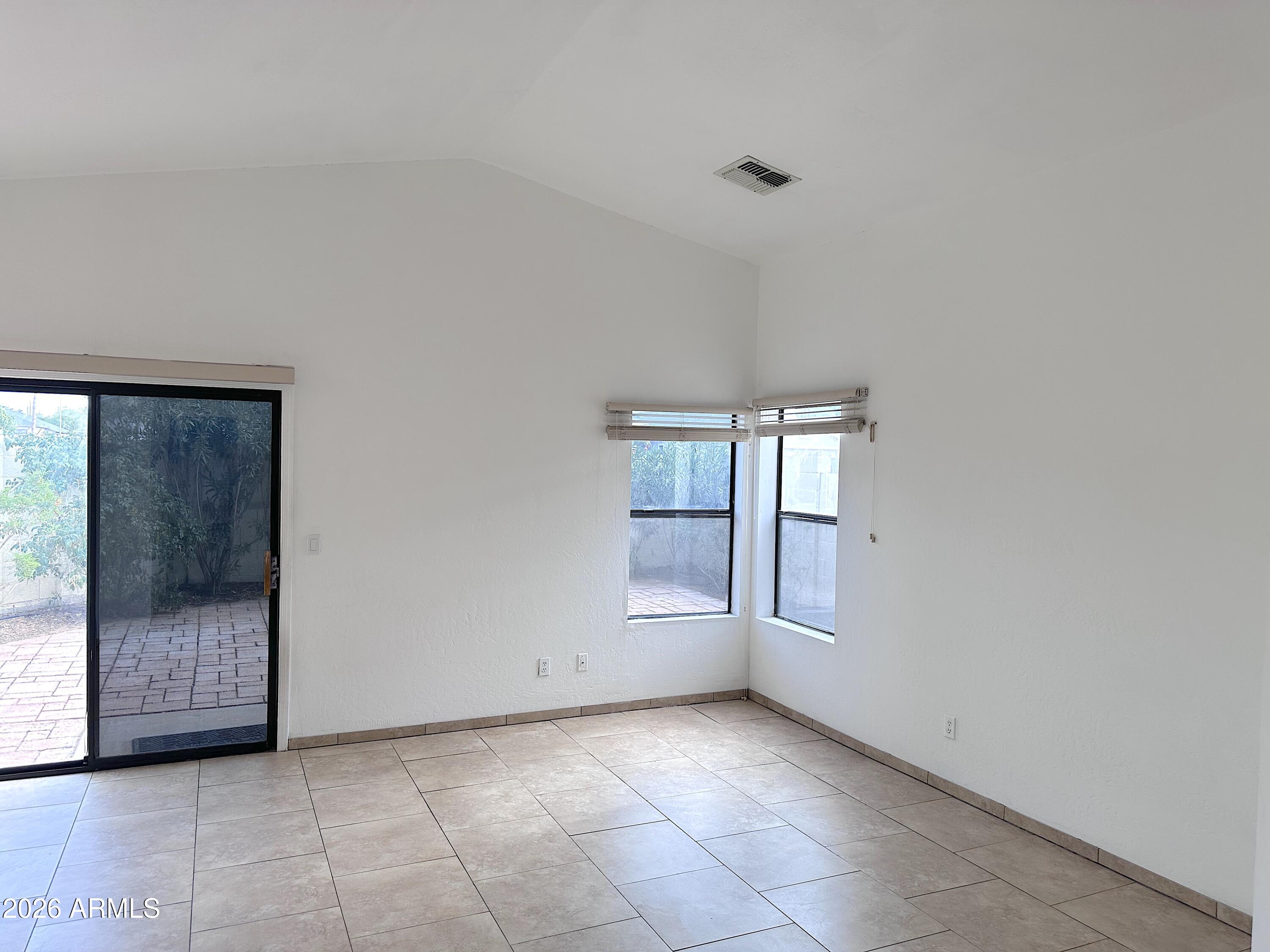 4725 E BROWN Road 22