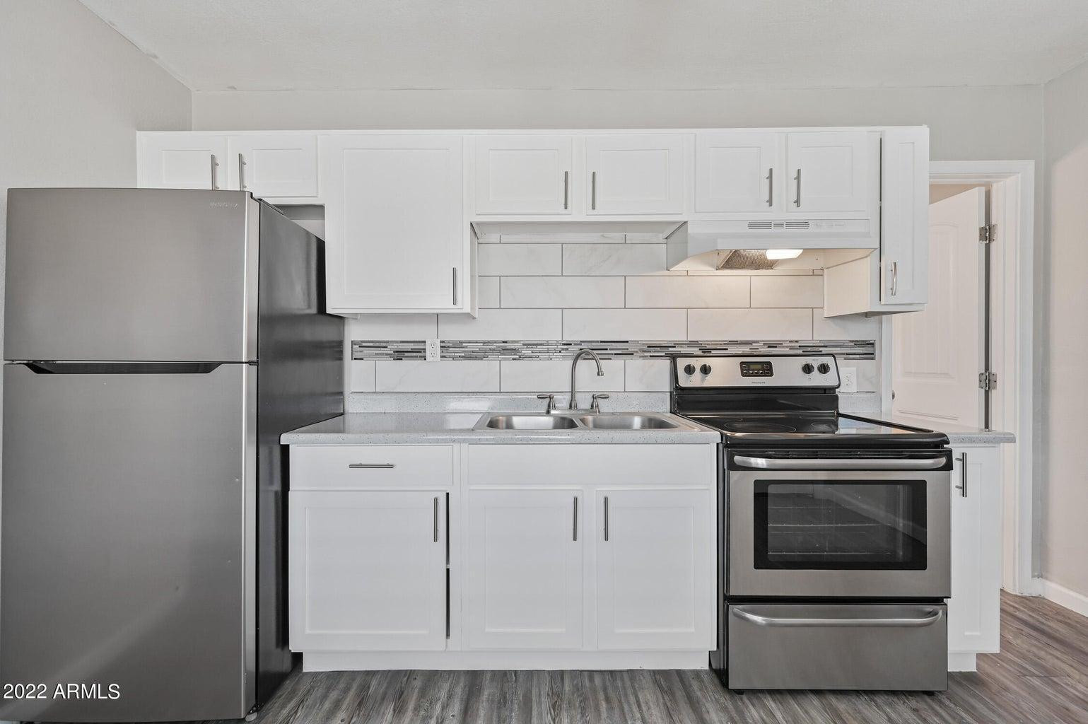 1744 W GLENDALE Avenue Apt 3