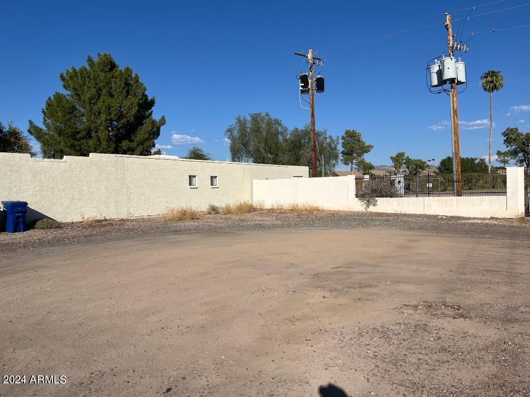 2041 N RECKER Road 79