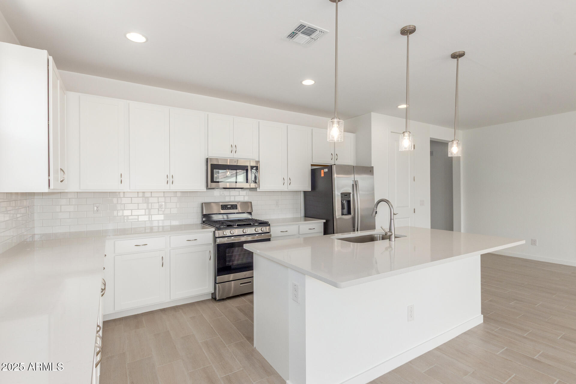 40526 W RIO GRANDE Drive