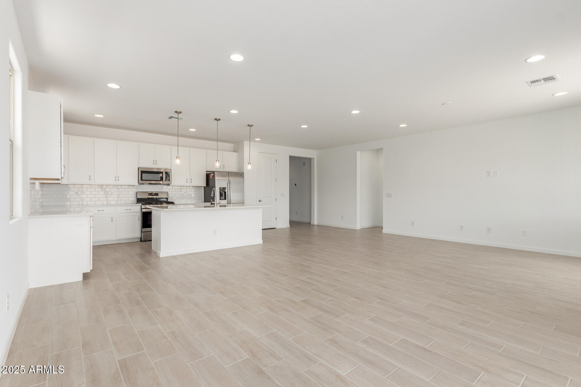 40526 W RIO GRANDE Drive