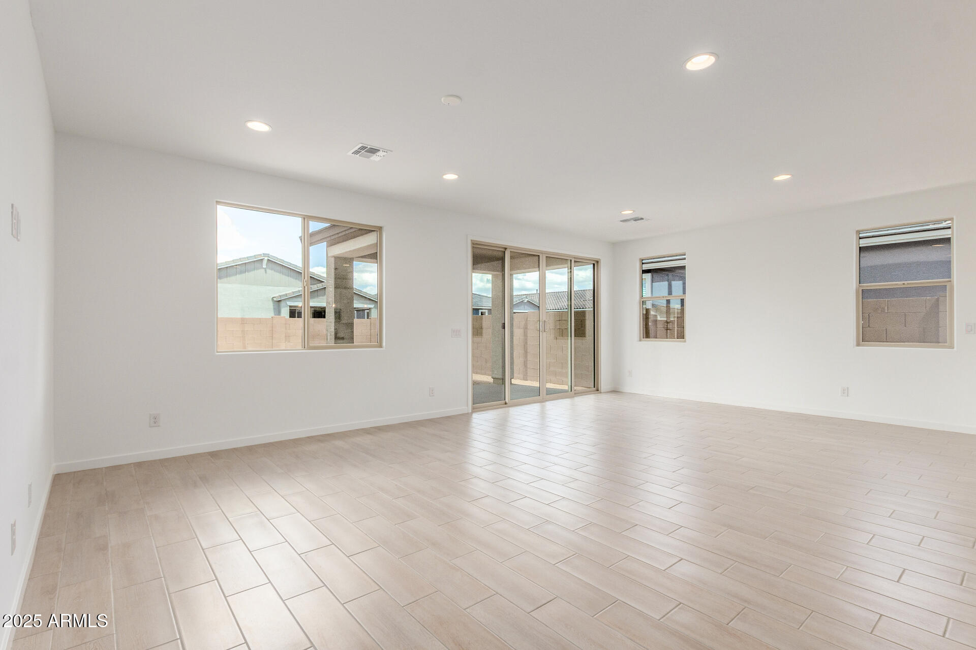 40526 W RIO GRANDE Drive