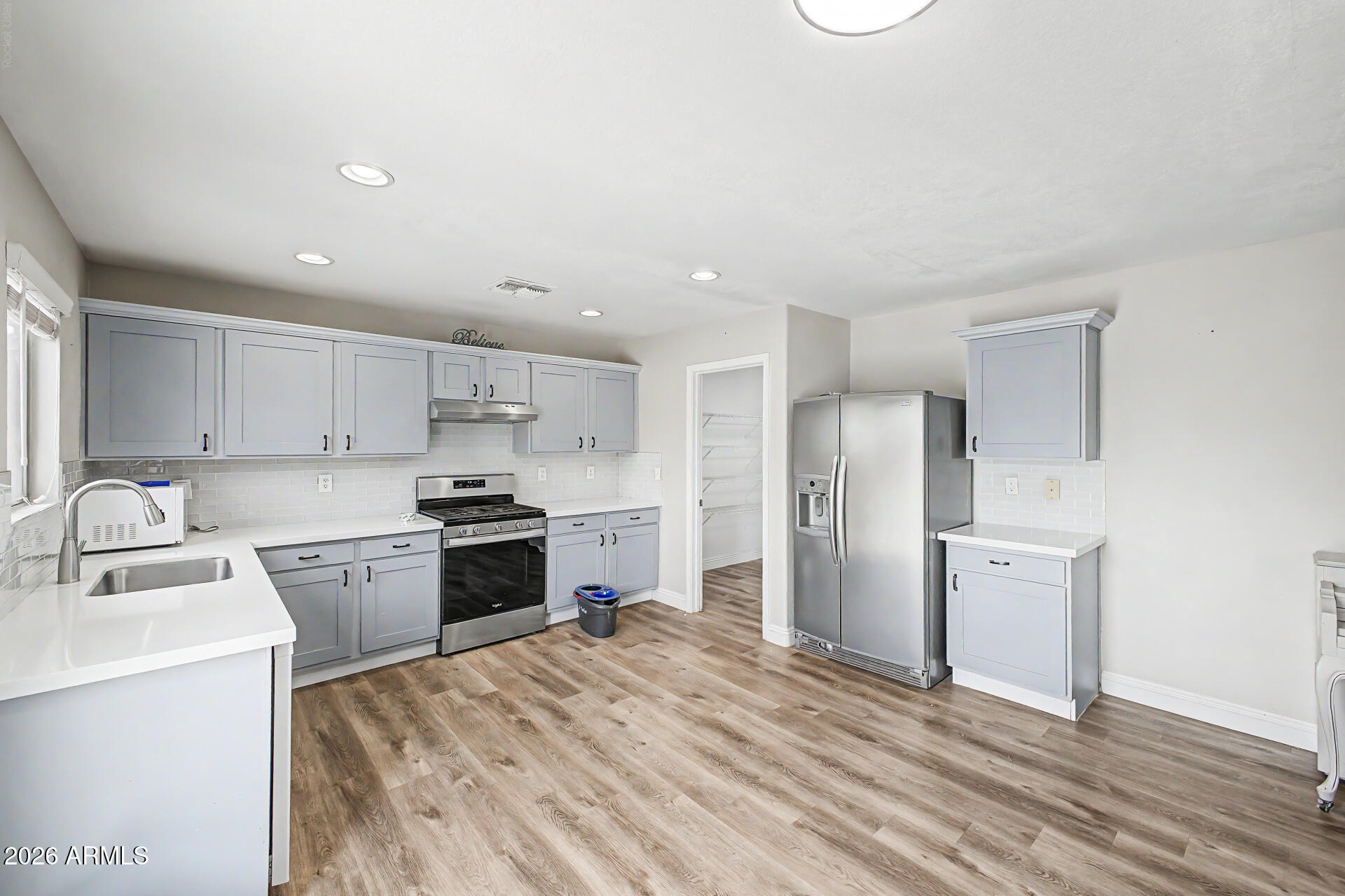 1211 E SILKTASSEL Trail
