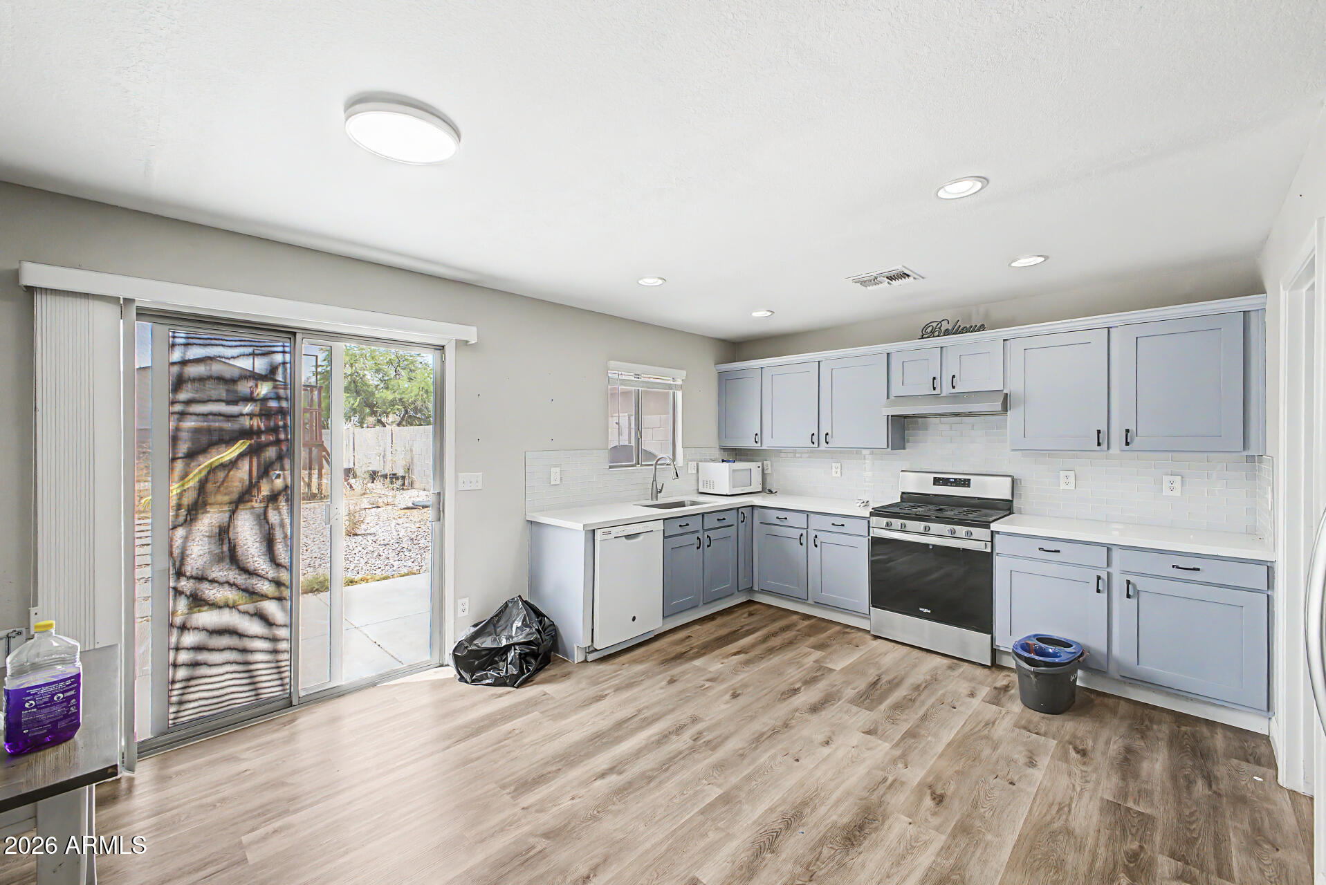 1211 E SILKTASSEL Trail