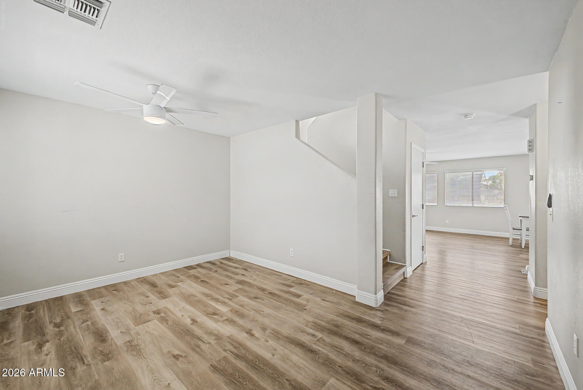 1211 E SILKTASSEL Trail