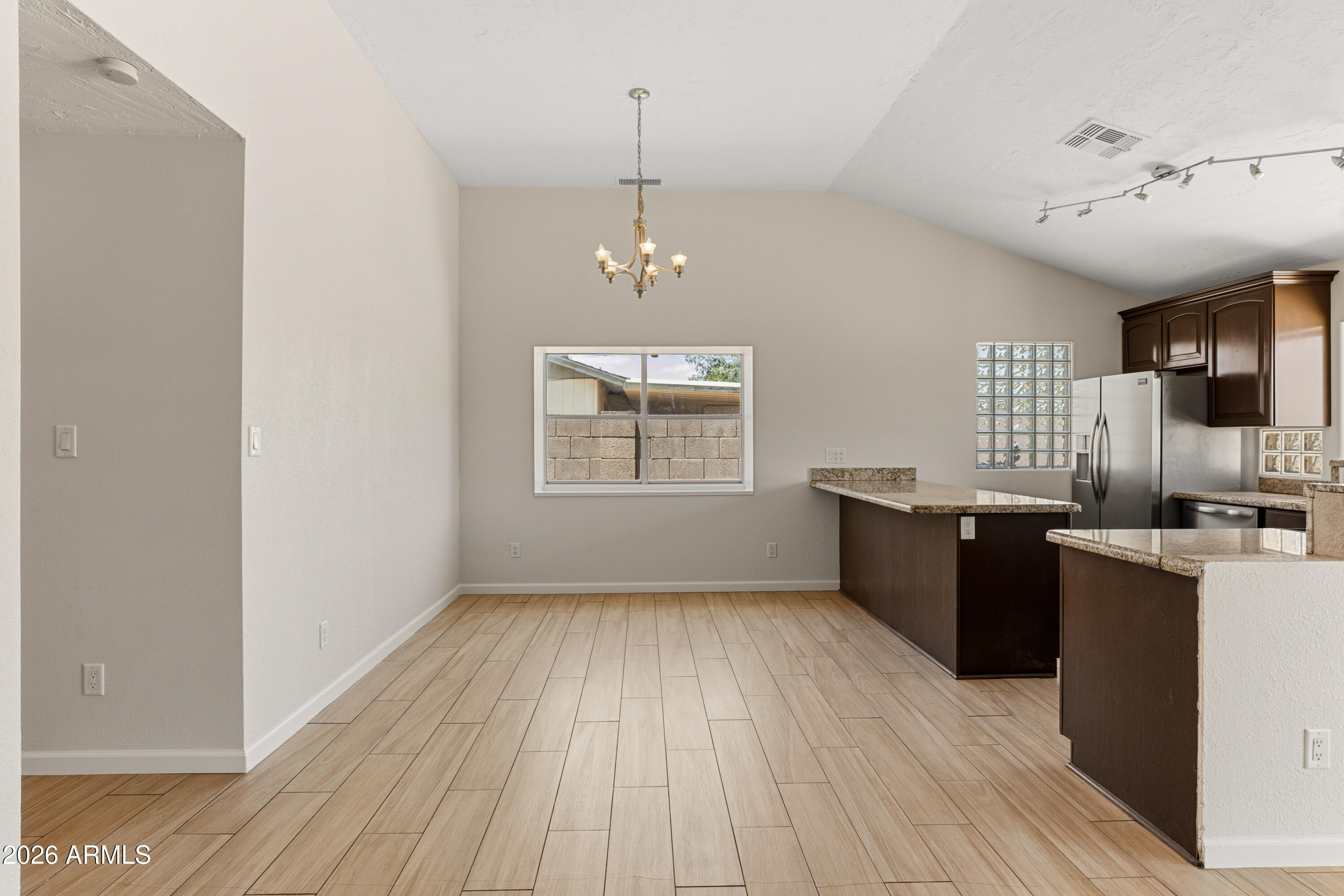 1506 W ALAMO Drive