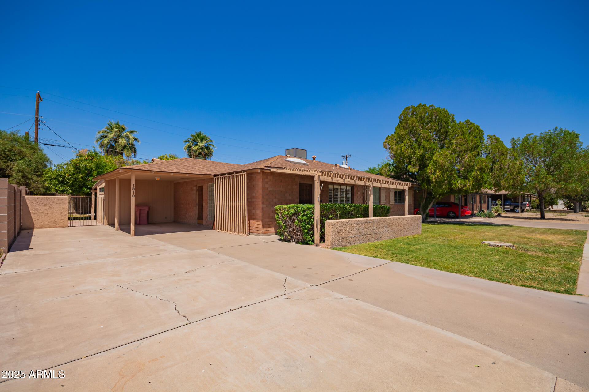 1810 N 74TH Street
