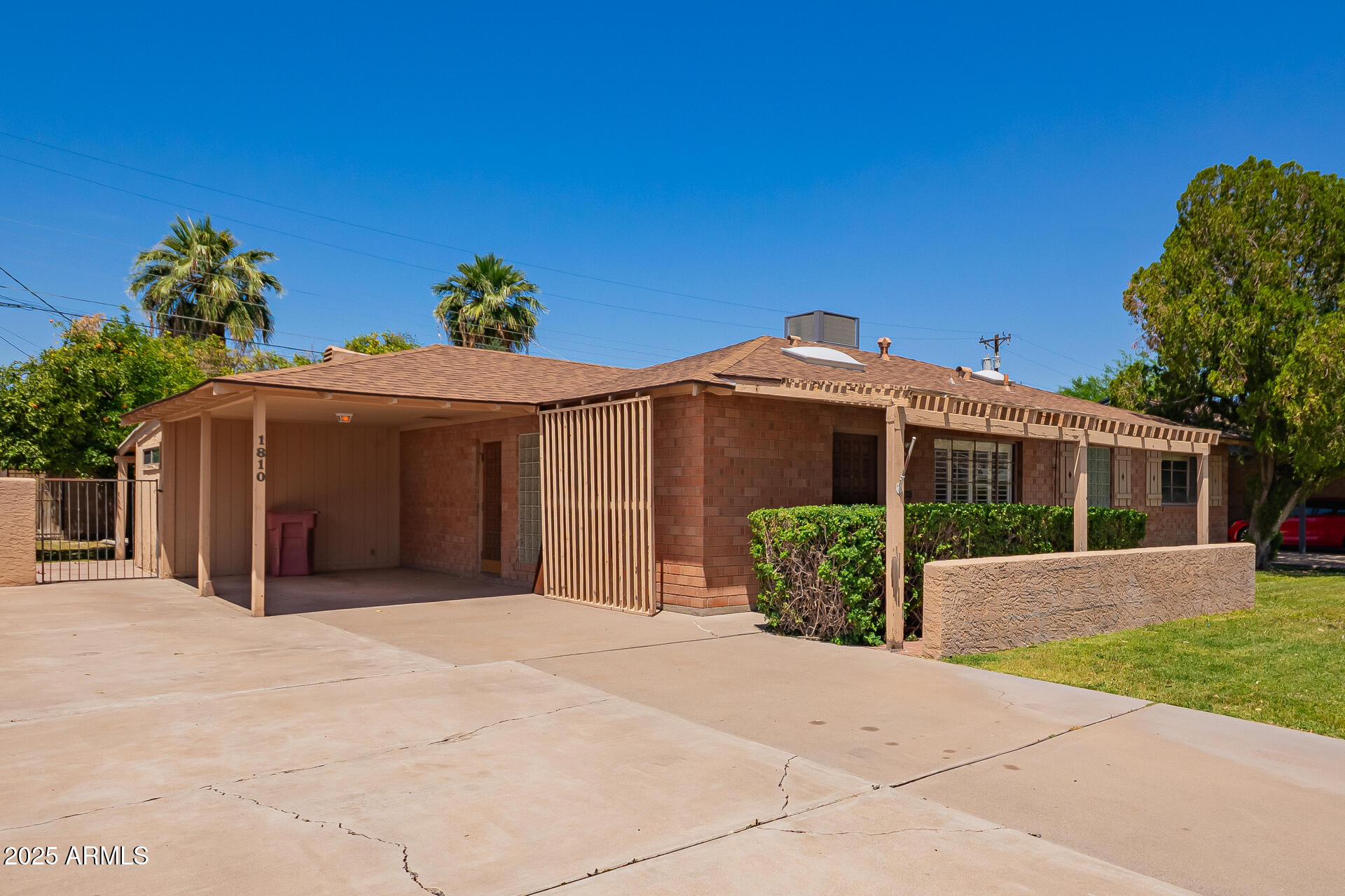 1810 N 74TH Street