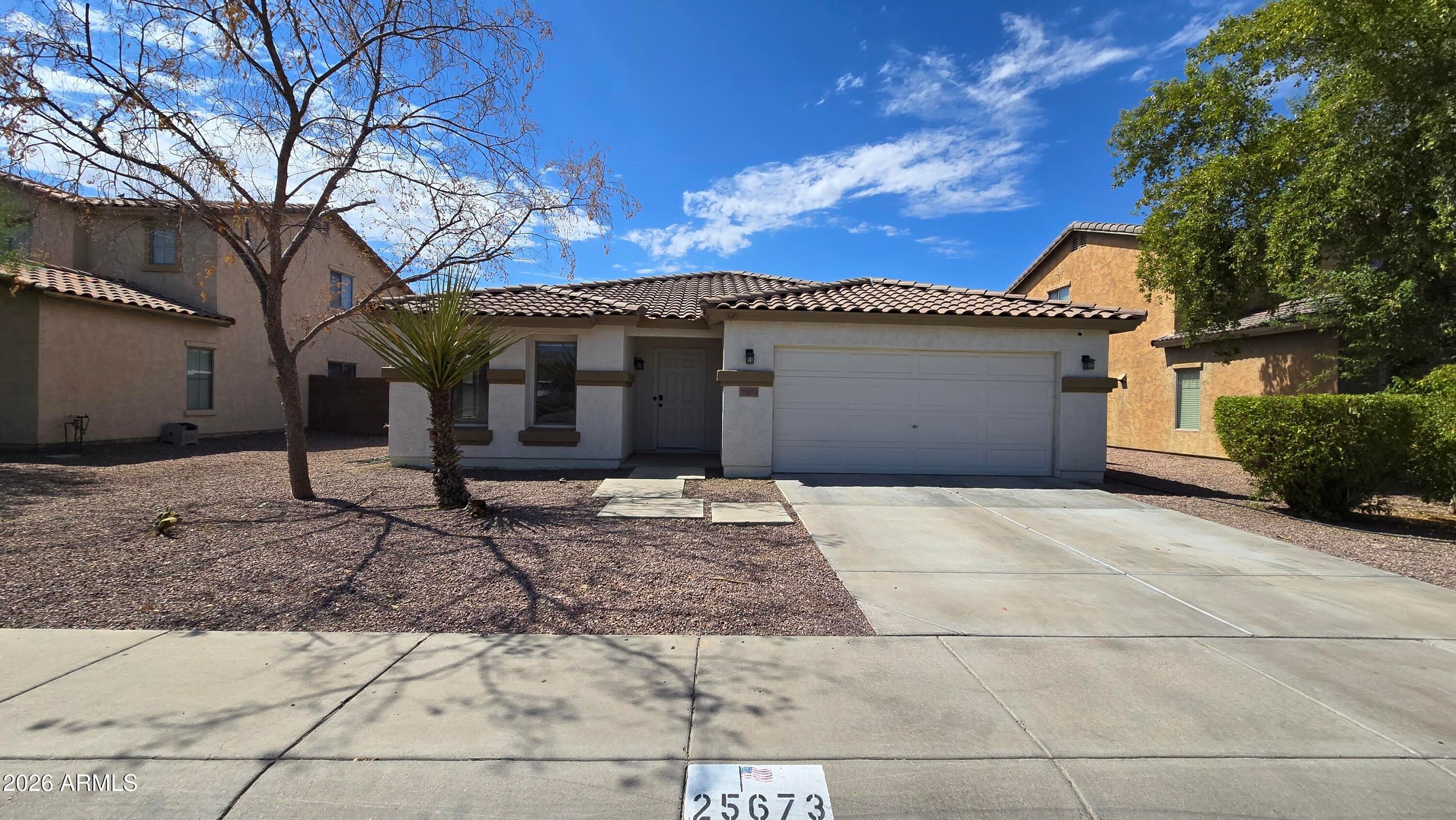 25673 W NORTHERN LIGHTS Way