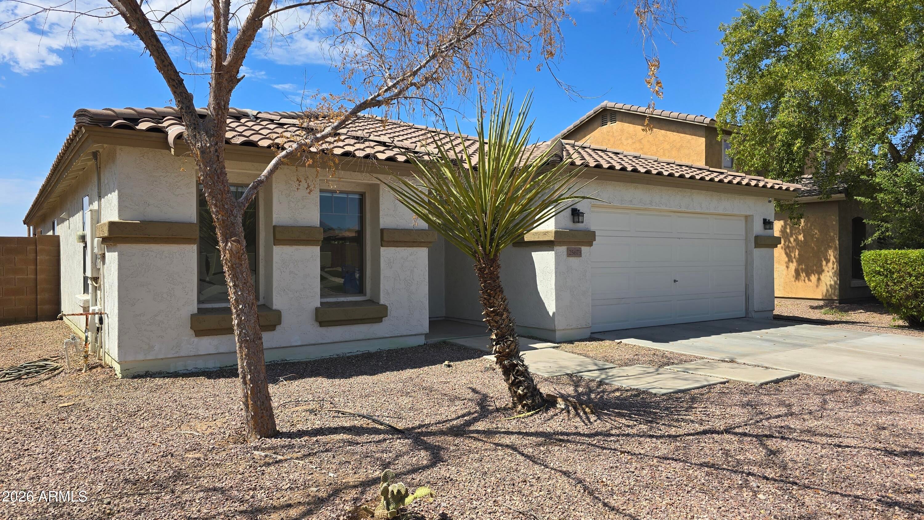25673 W NORTHERN LIGHTS Way