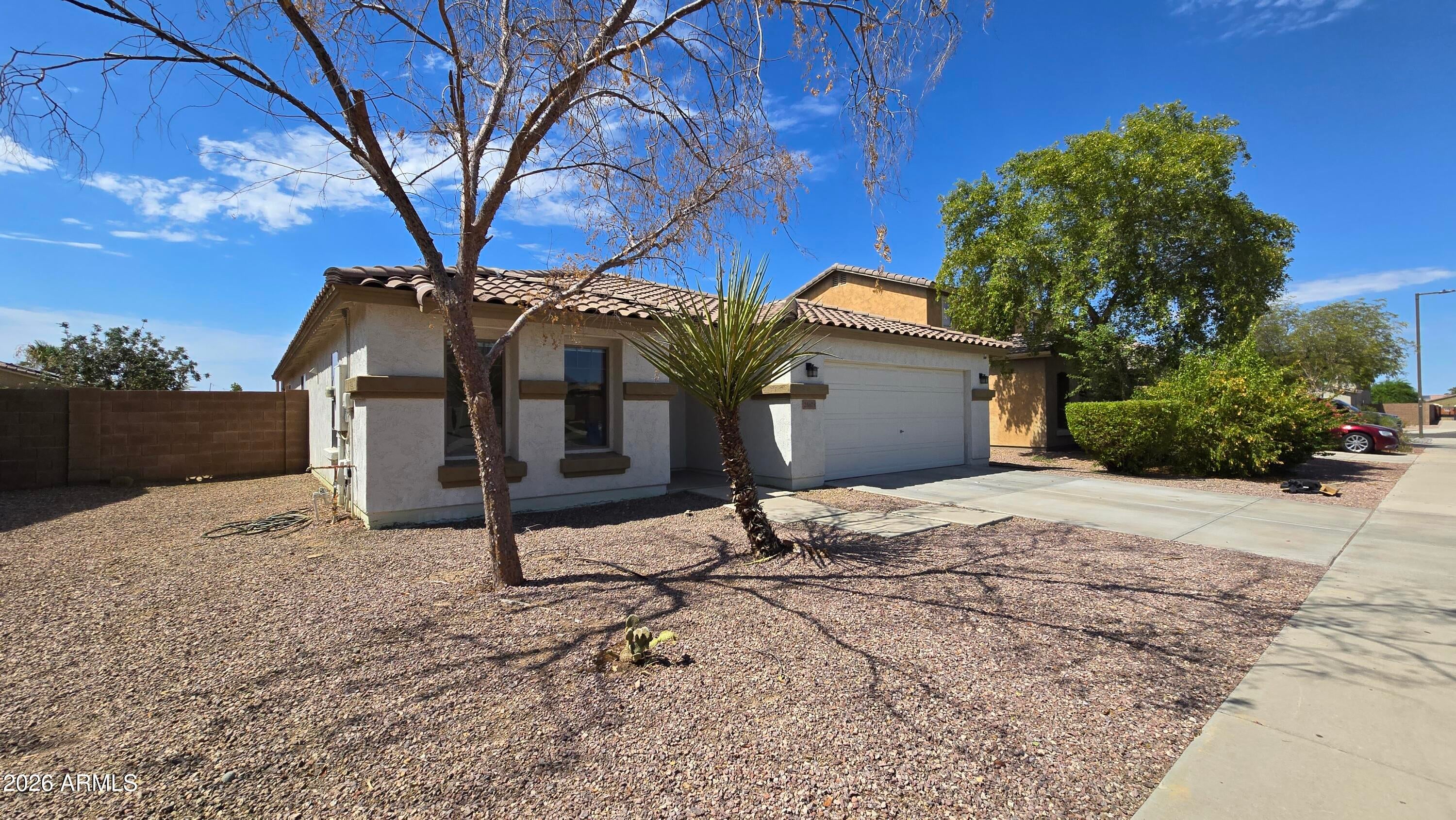 25673 W NORTHERN LIGHTS Way