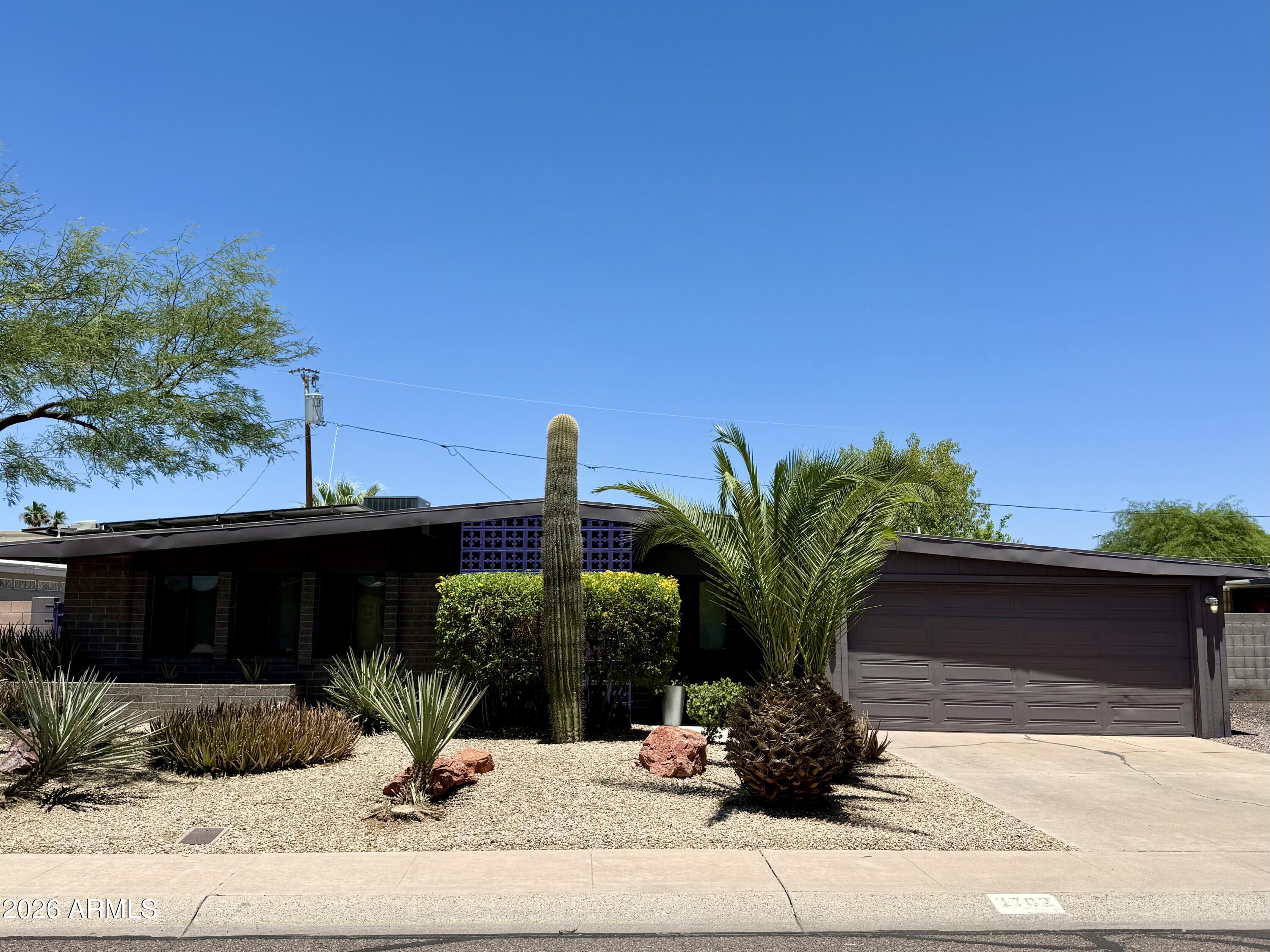3702 E Paradise Drive