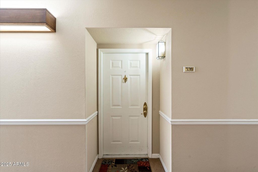 listing image 0