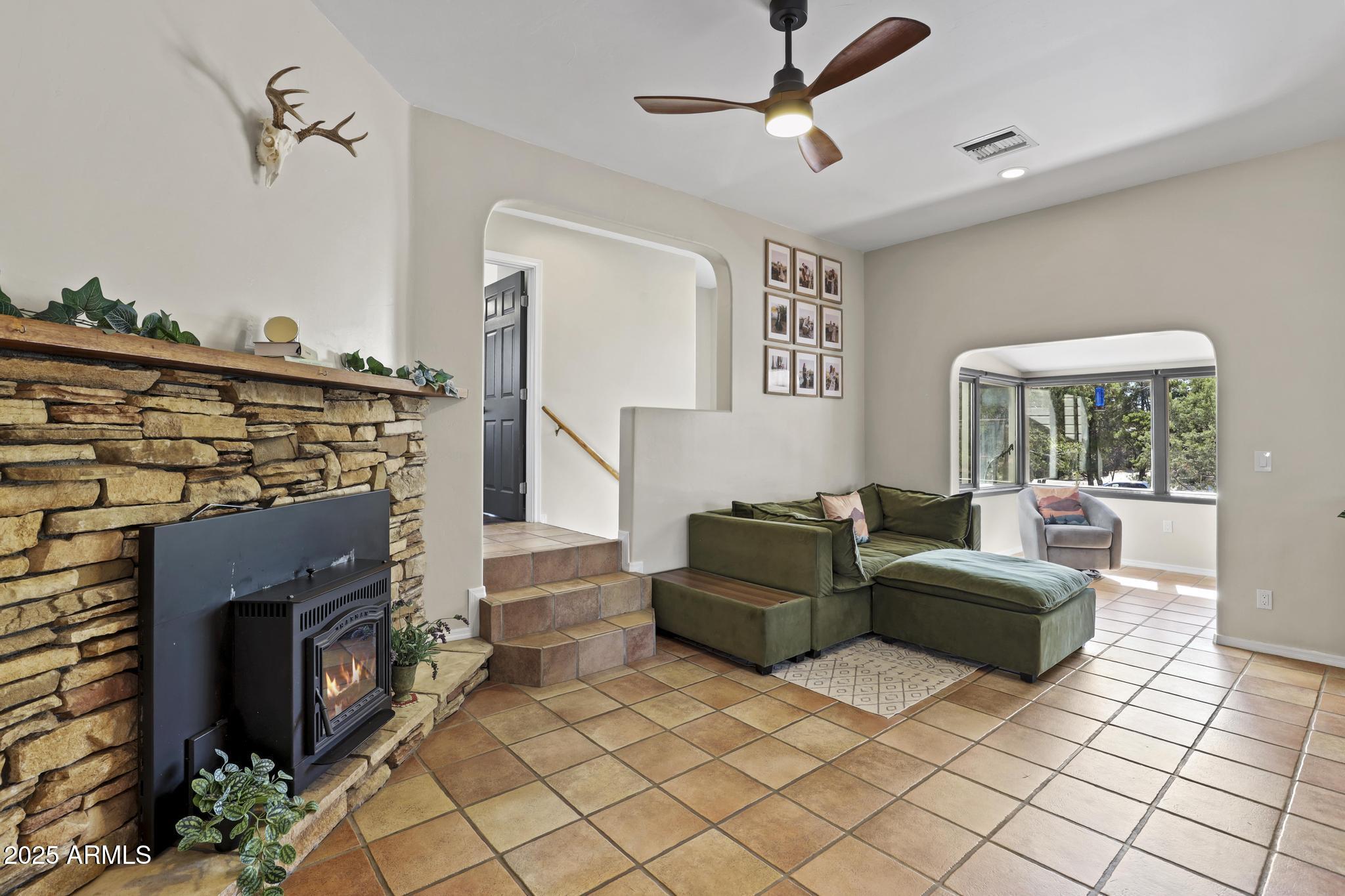 511 N Hemlock Circle