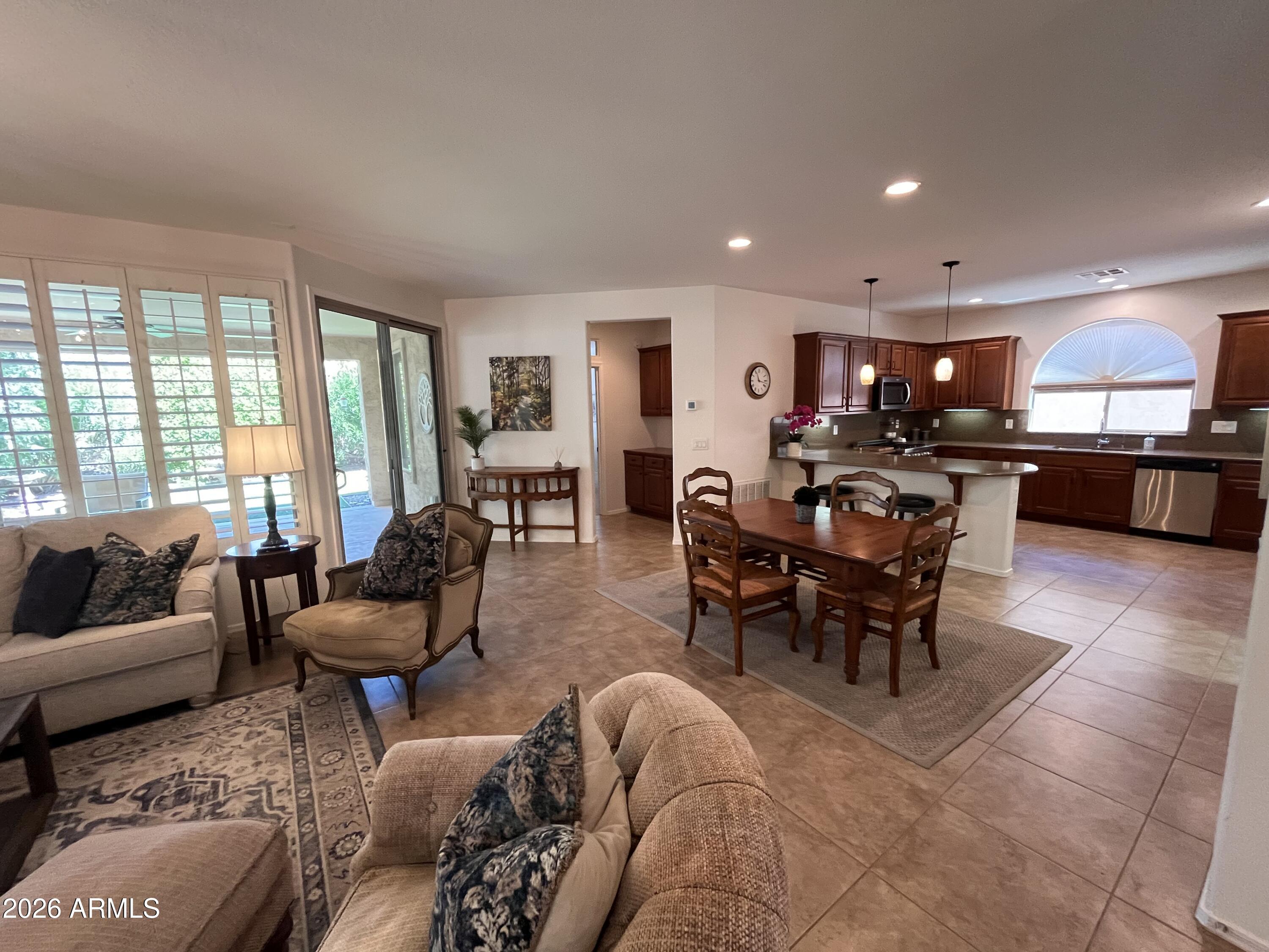 4502 E NARROWLEAF Drive