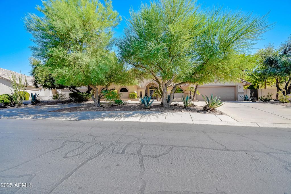 Photo of 4823 N Greentree Drive E, Litchfield Park, AZ 85340 (MLS # 6944367)