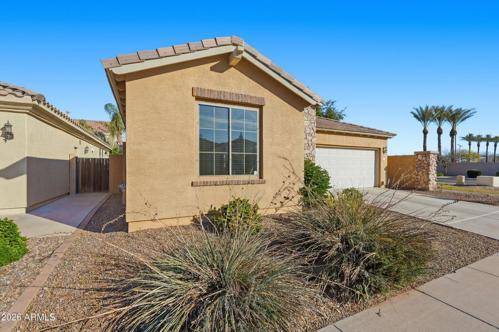 Photo of 32 W Aster Drive, Chandler, AZ 85248 (MLS # 6968898)