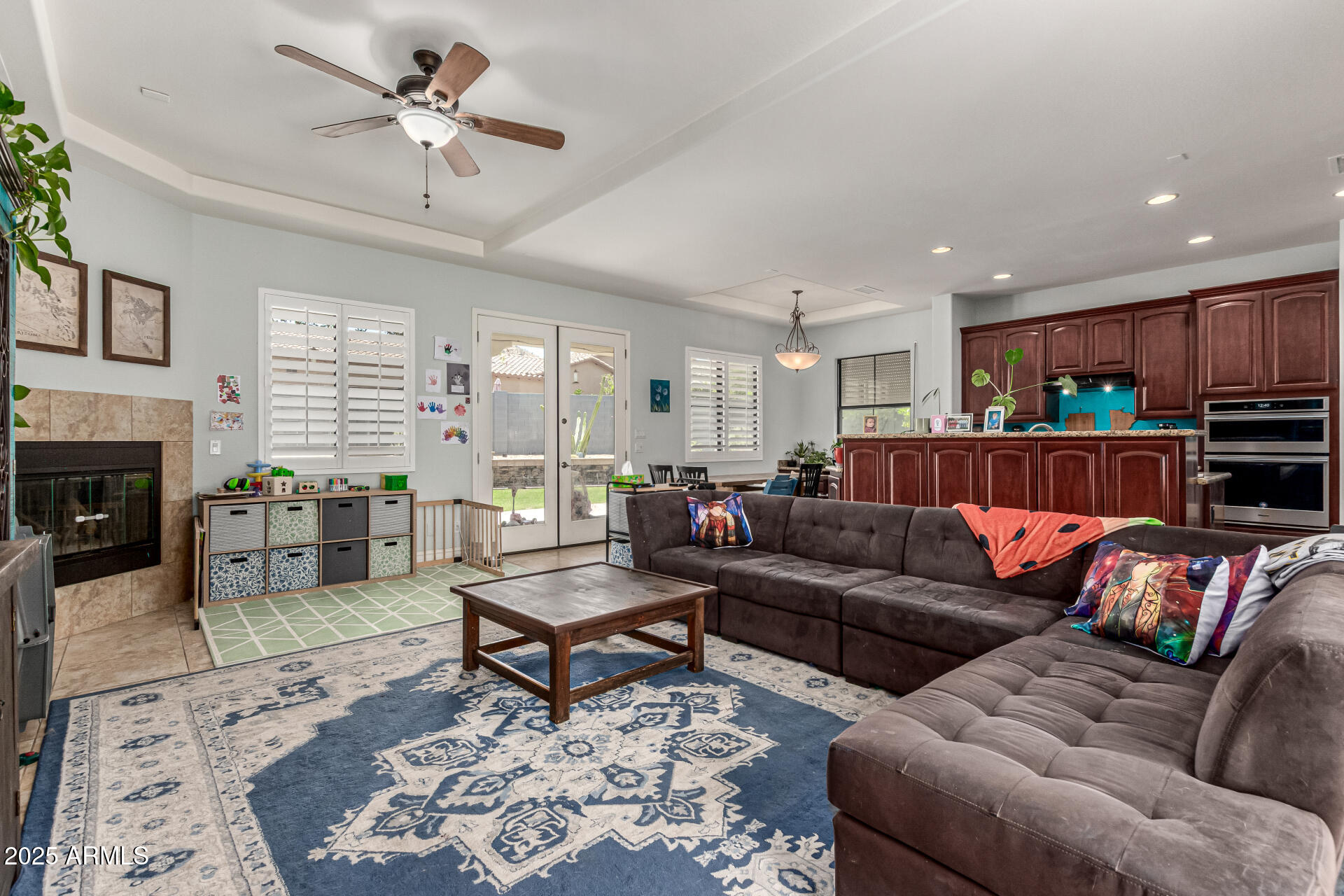 3229 E MOUNTAIN VILLAGE Circle