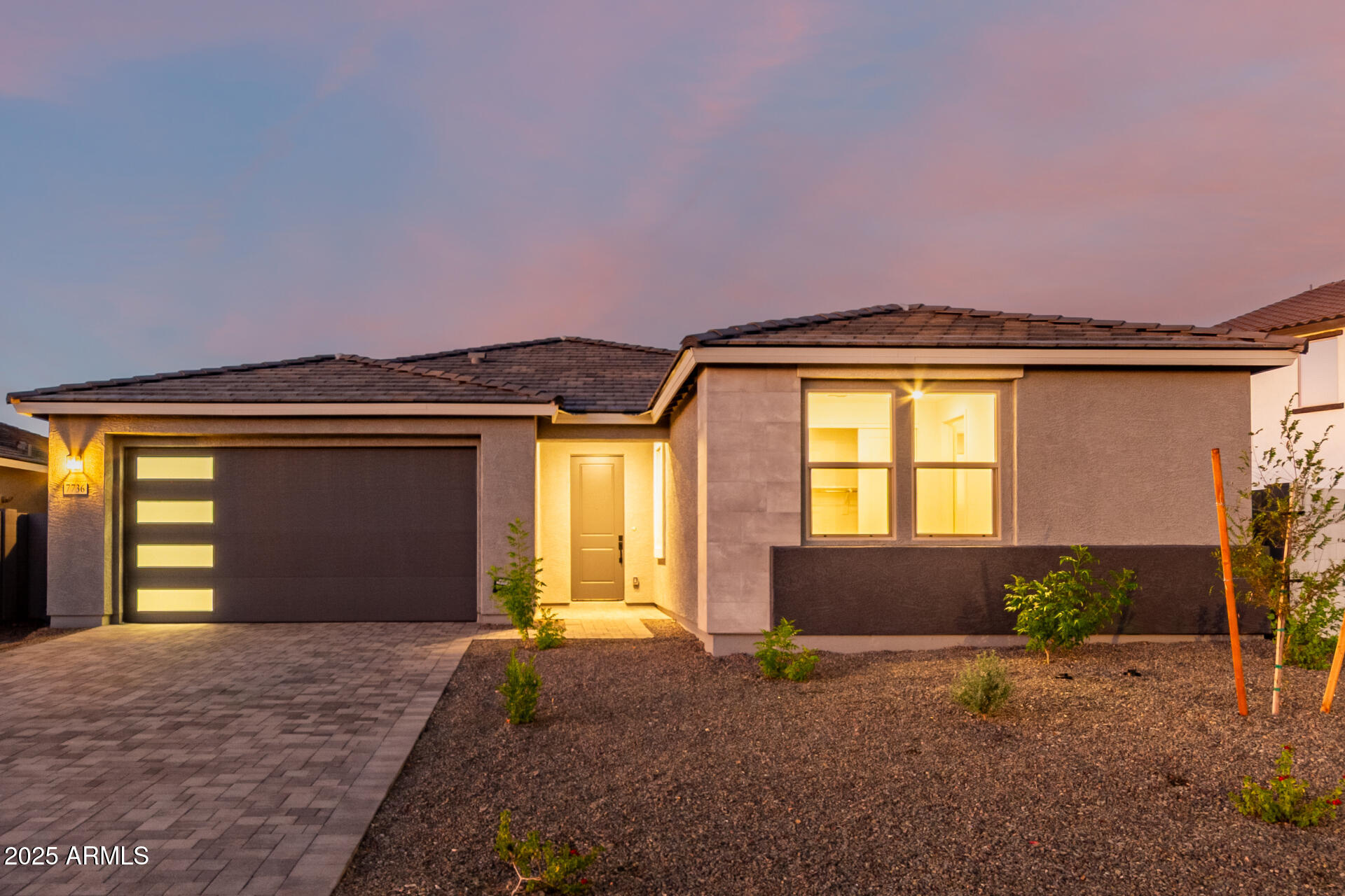7736 W COYOTE Drive