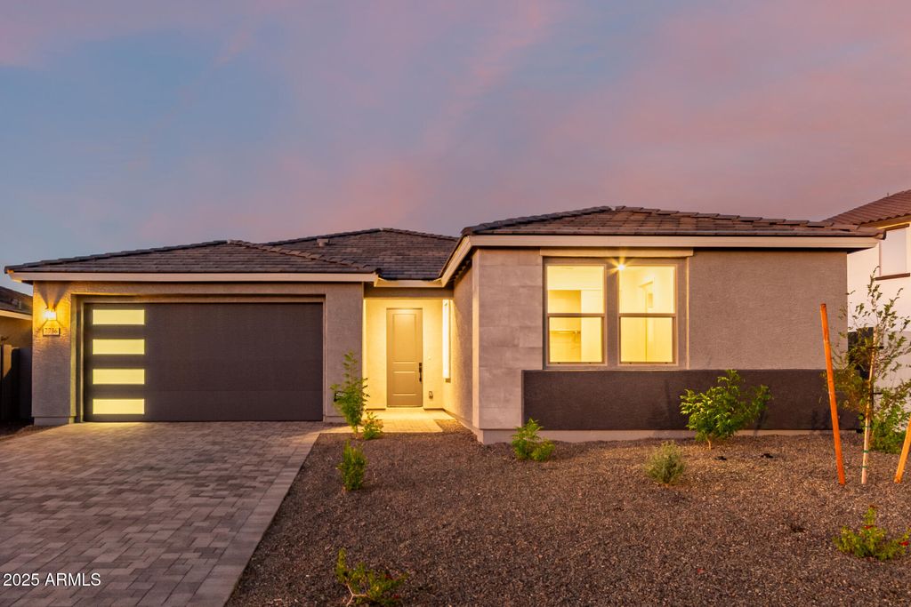 Photo of 7736 W Coyote Drive, Peoria, AZ 85383 (MLS # 6928783)