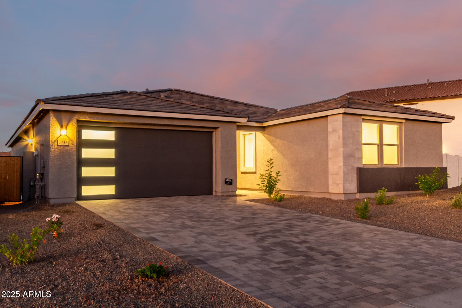 7736 W COYOTE Drive